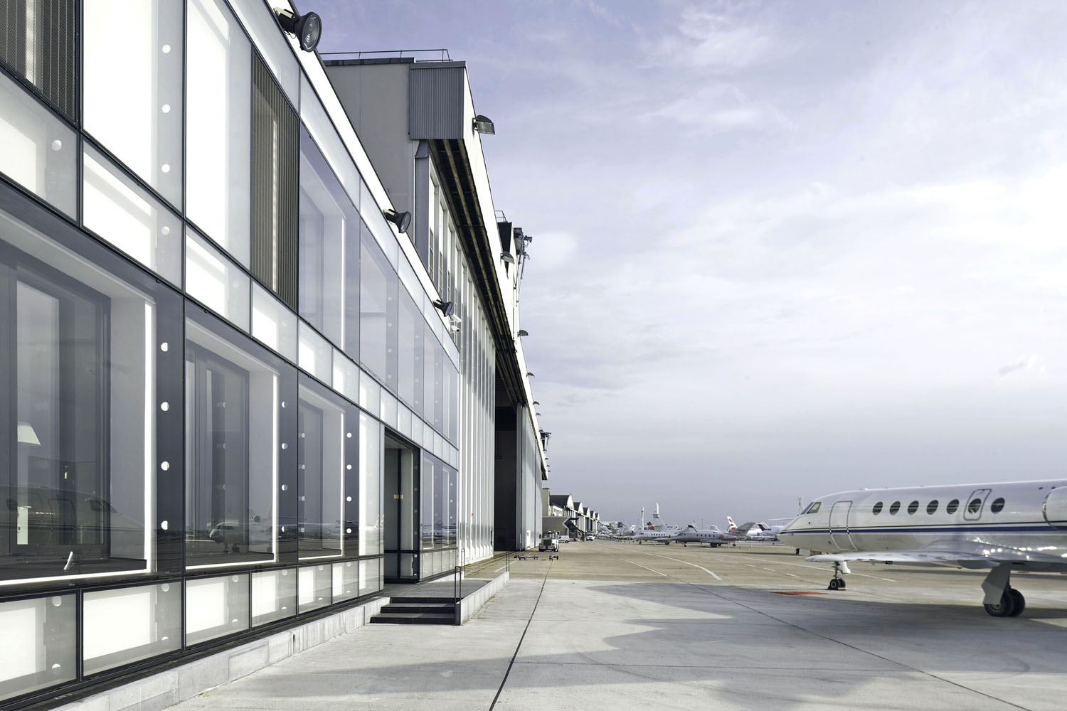 UNIJET TERMINAL AT PARIS LE BOURGET AIRPORT Architizer