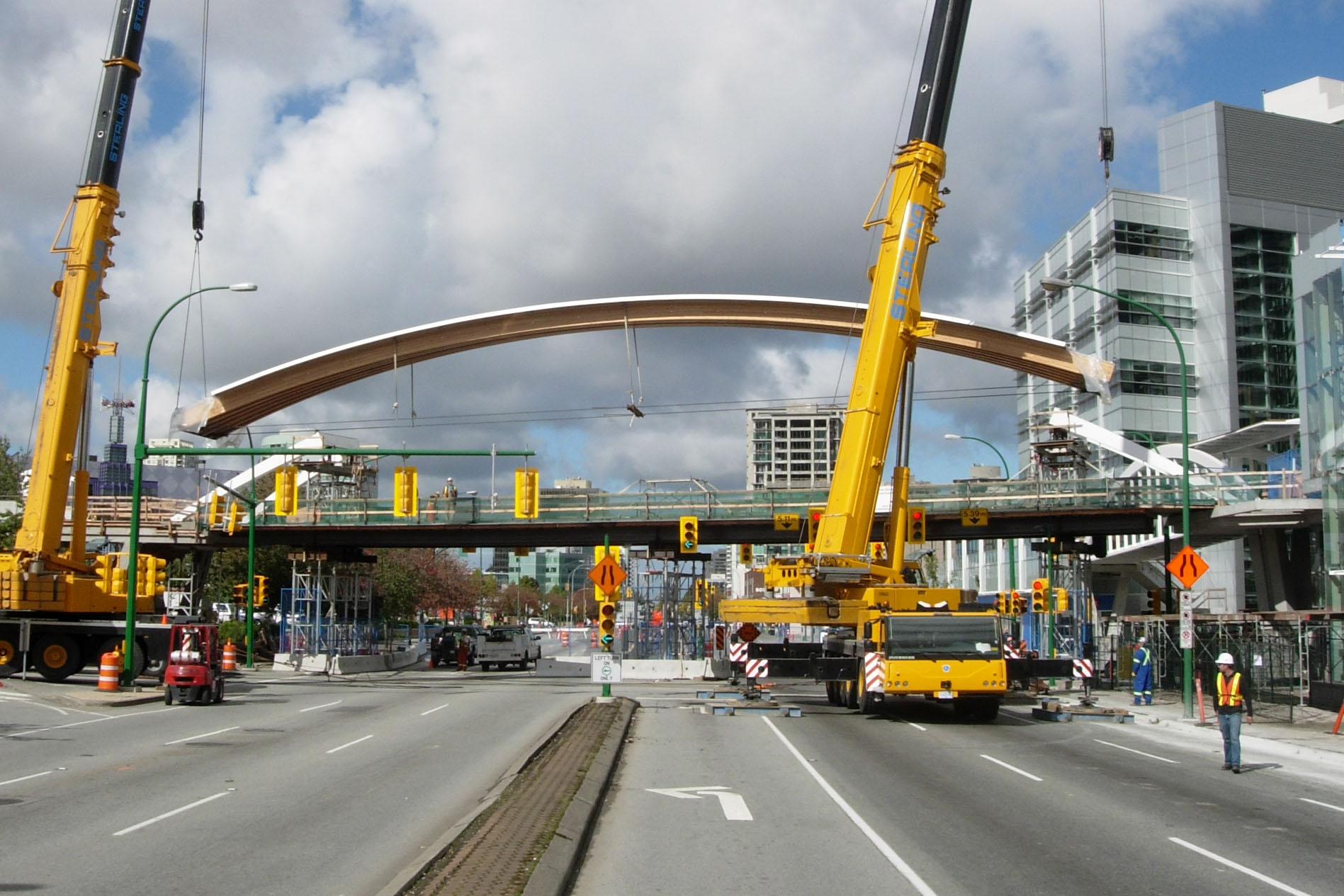 Kingsway Pedestrian Bridge Architizer
