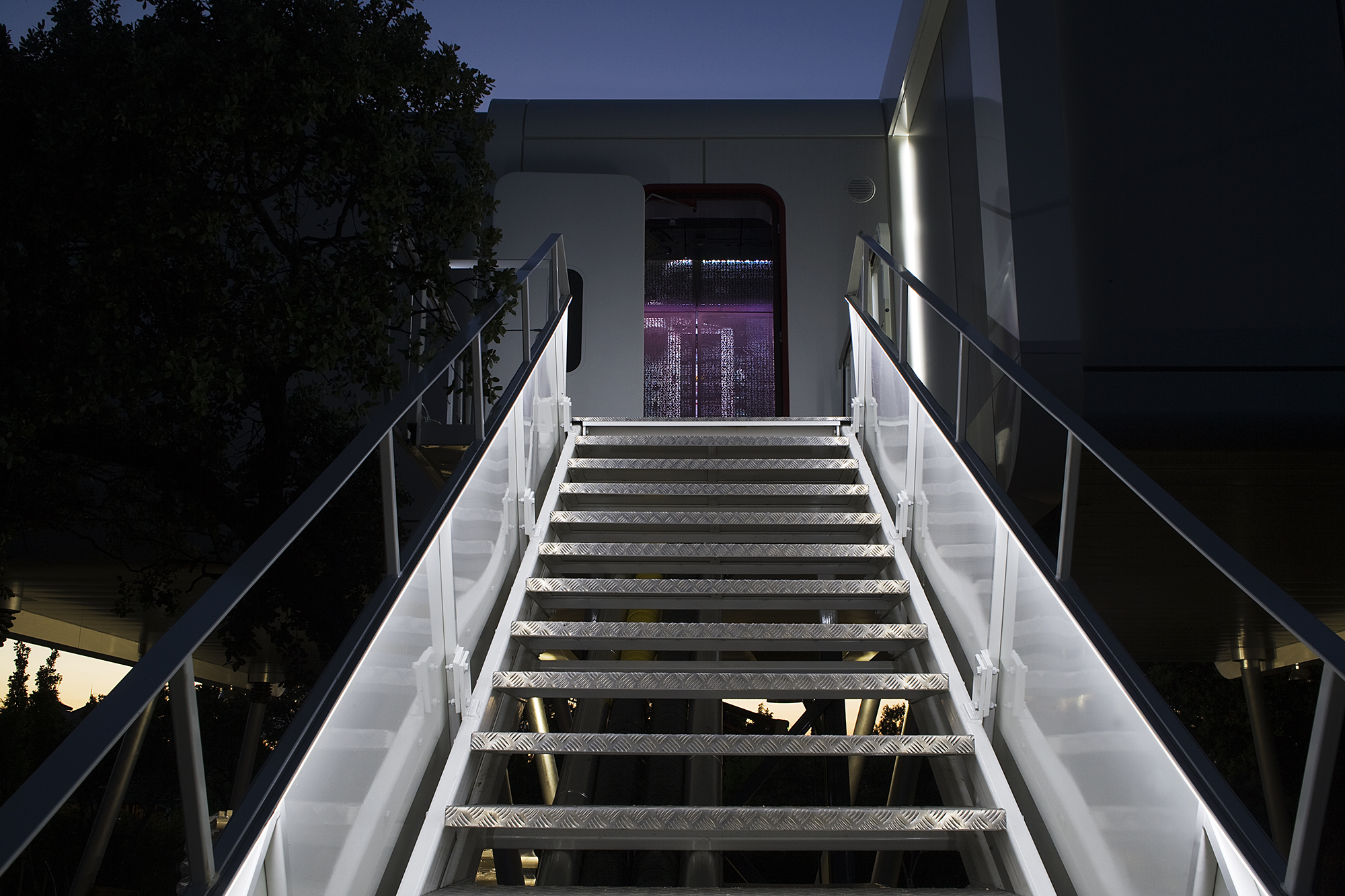 Spaceship Home - Architizer