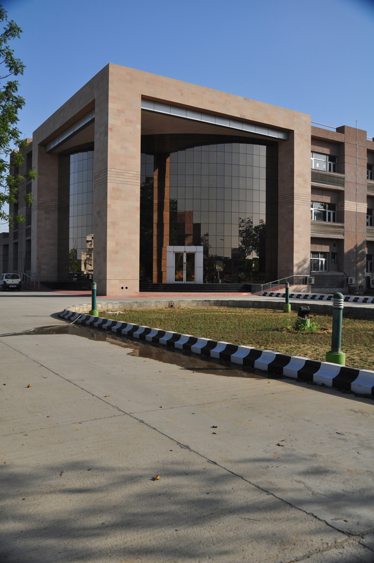 IT PARK AND COMPUTER CENTRE NIT JALANDHAR by Avinash Khosla and