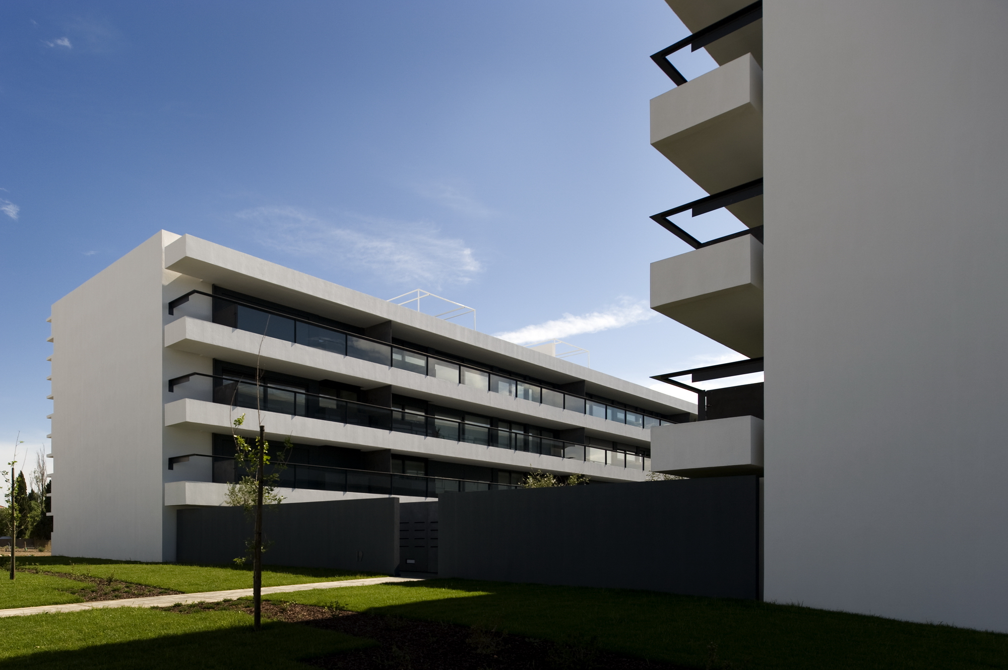 Idea 679441: VG . Housing by M.AR Nuno Montenegro Architects - Architizer