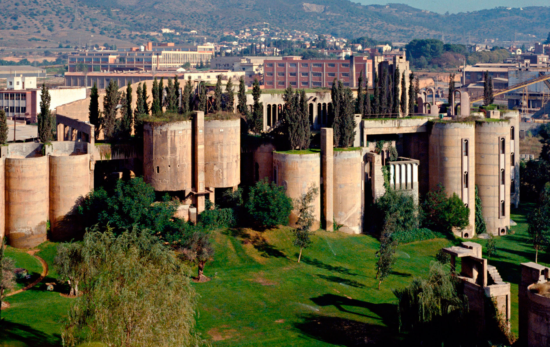 ricardo-bofill-taller-de-arquitectura-headquarters-by-ricardo-bofill