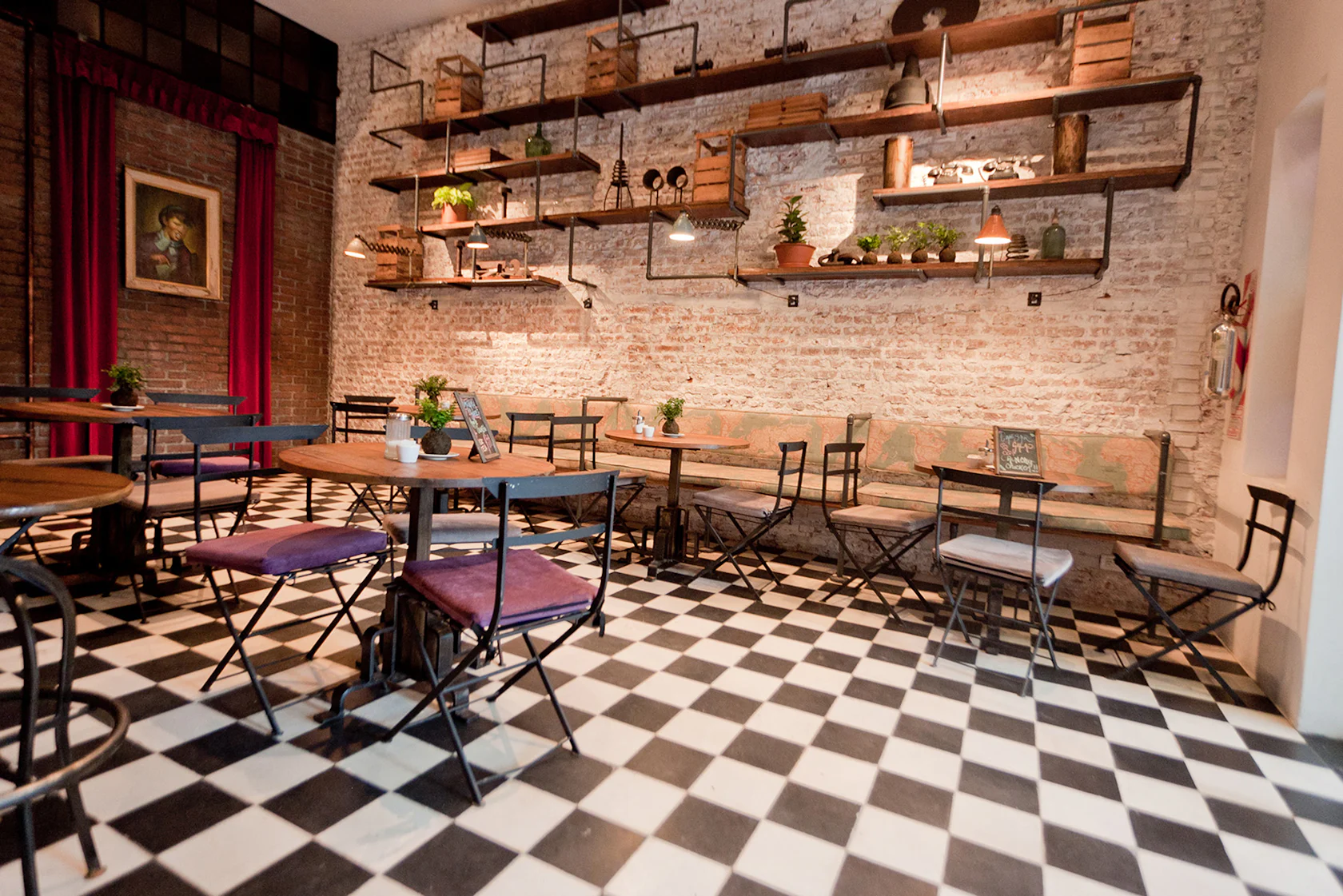 Victoria Brown Bar & Restaurant by Hitzig Militello arquitectos ...
