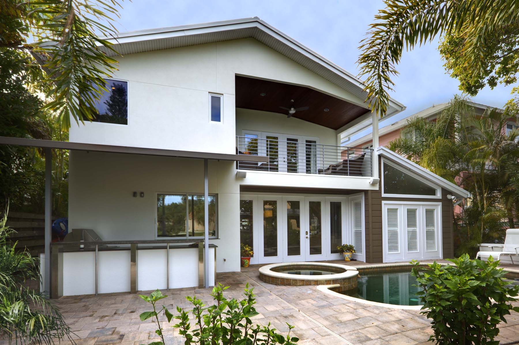Snapshot of Exotic Island Style Apartment Renovation Ideas