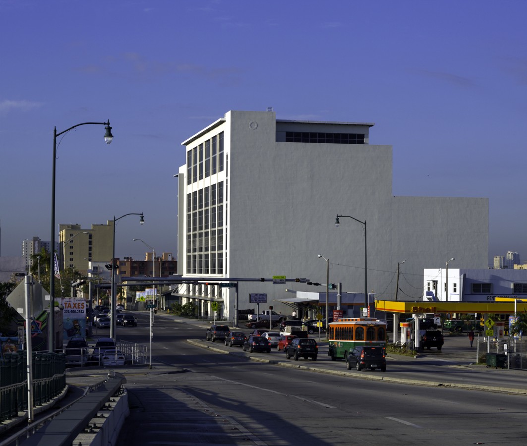 SLAM! Sports Leadership and Management Academy by Civica Architizer