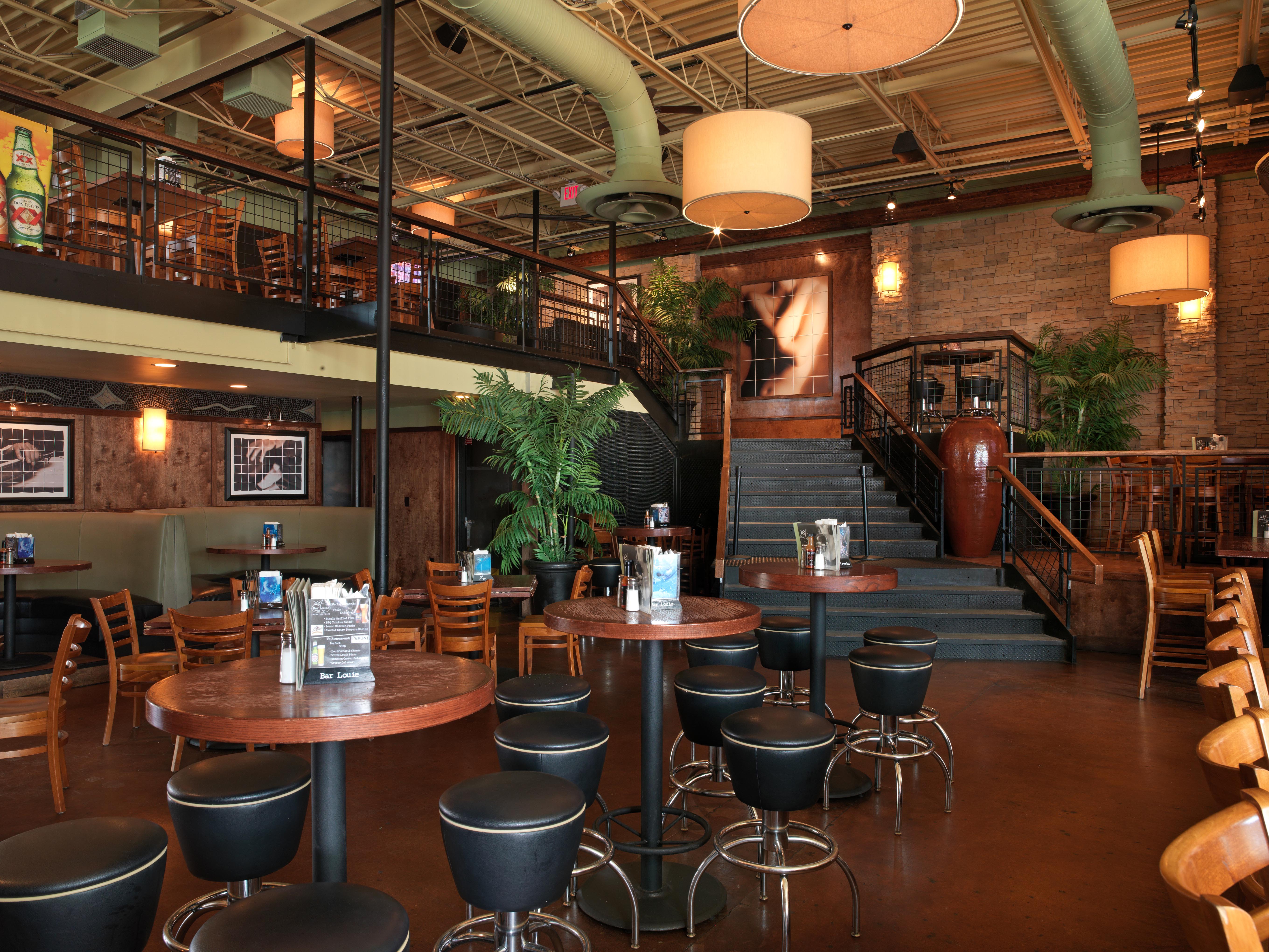 Bar Louie Arena District by Abbot Studios architects + planners