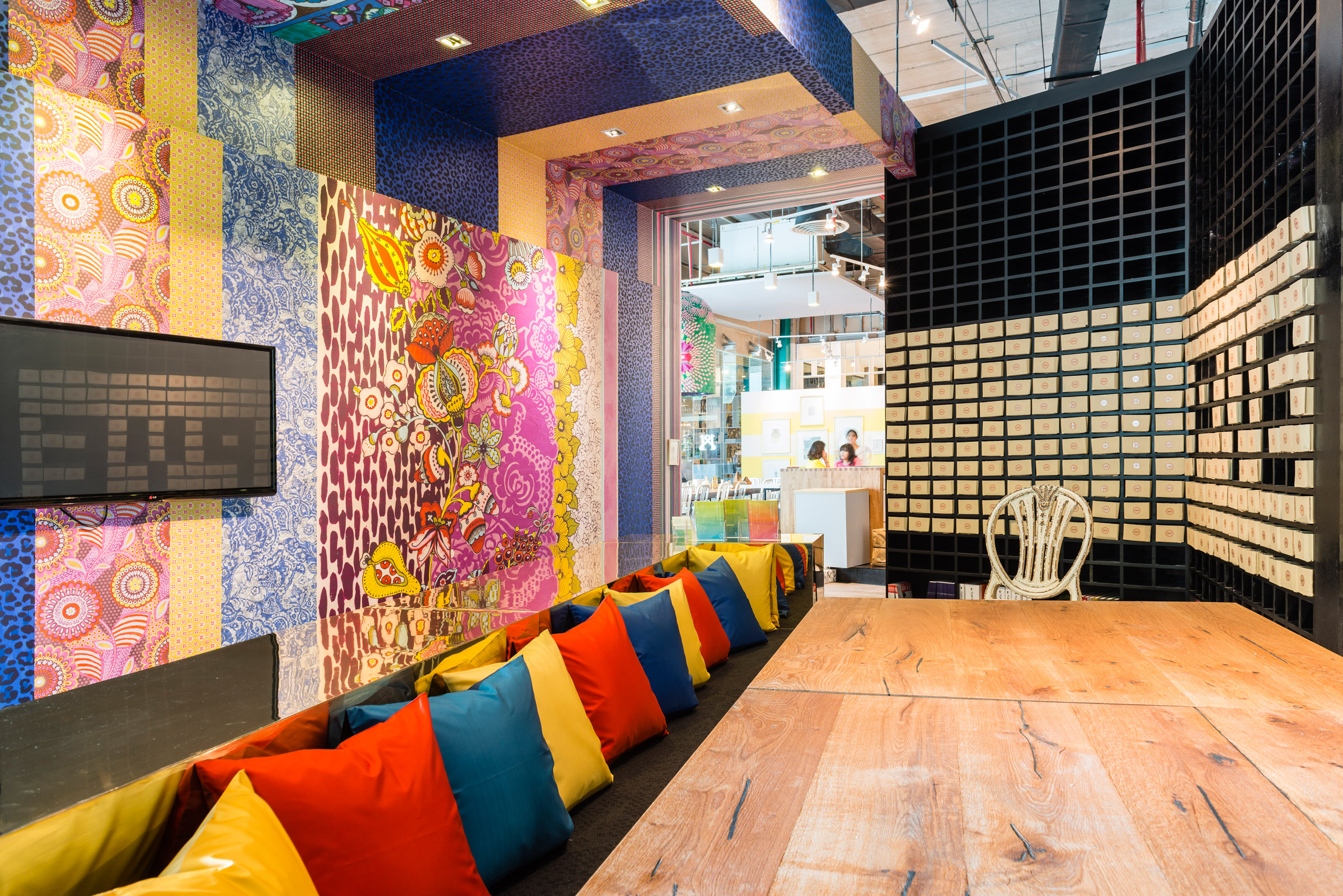 Art Installation popup cafe by pye by JARKEN group of companies