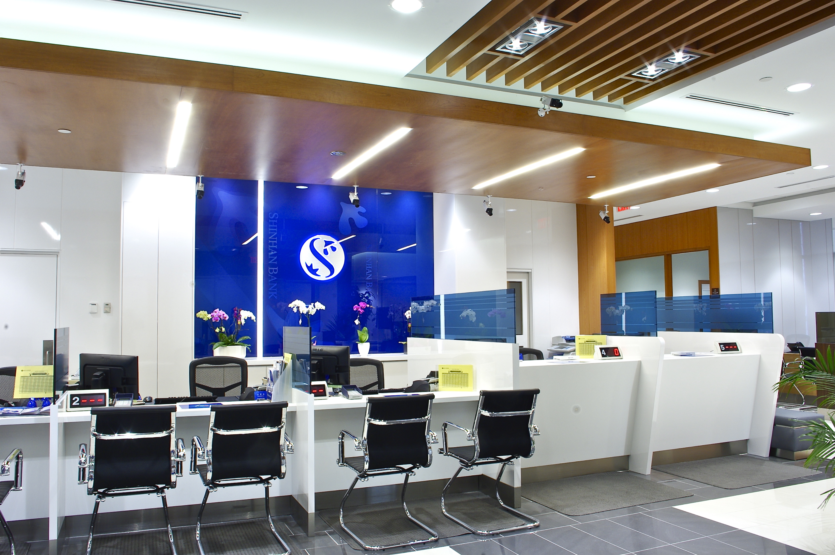 Shinhan Bank, Thornhill Branch by HNB Architects Architizer