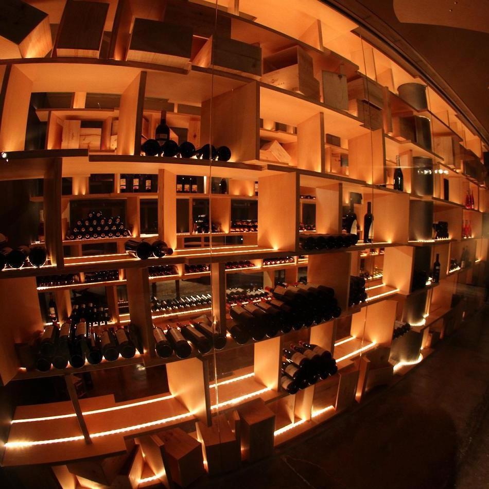 Valencia Wine&Bistro by Metrobox & Co. + Nuno Rodrigues Interiors ...