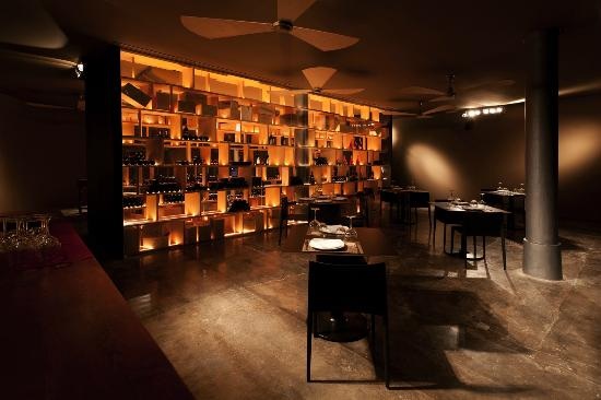 Valencia Wine&Bistro by Metrobox & Co. + Nuno Rodrigues Interiors ...
