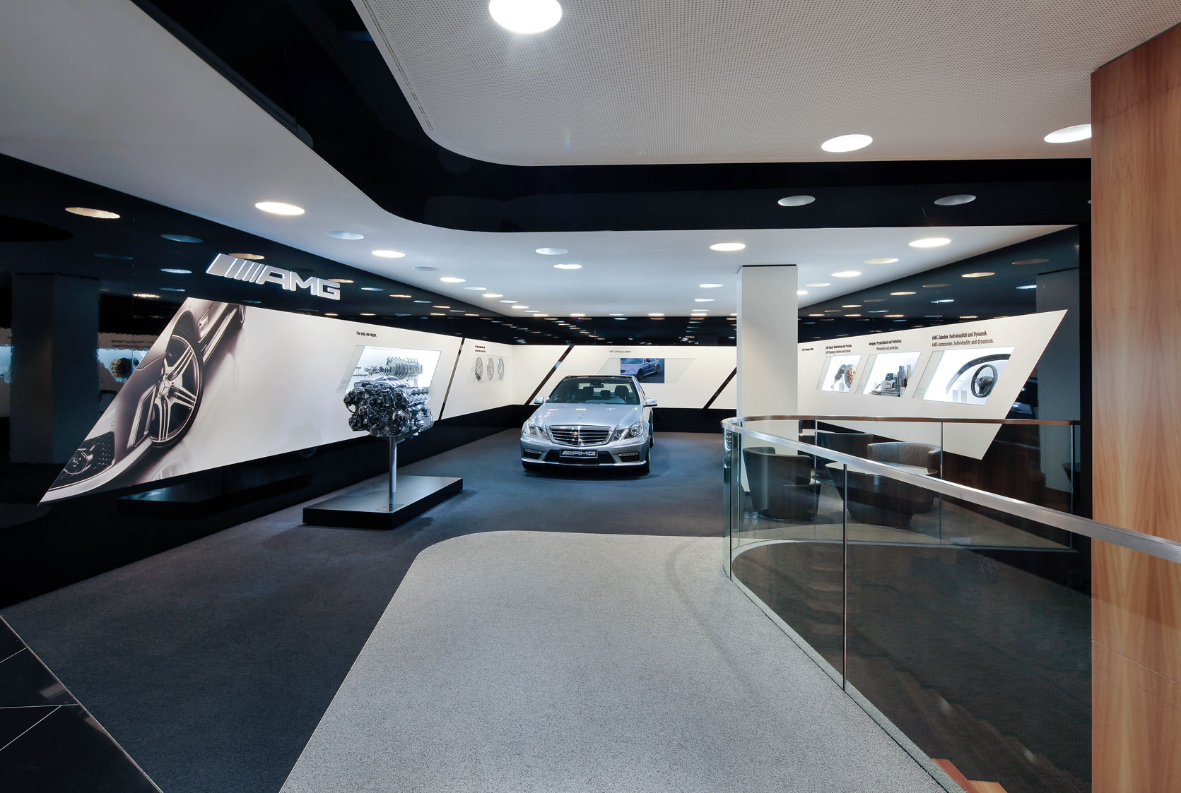 Showroom 'MercedesBenz Gallery' Berlin by Kauffmann Theilig & Partner