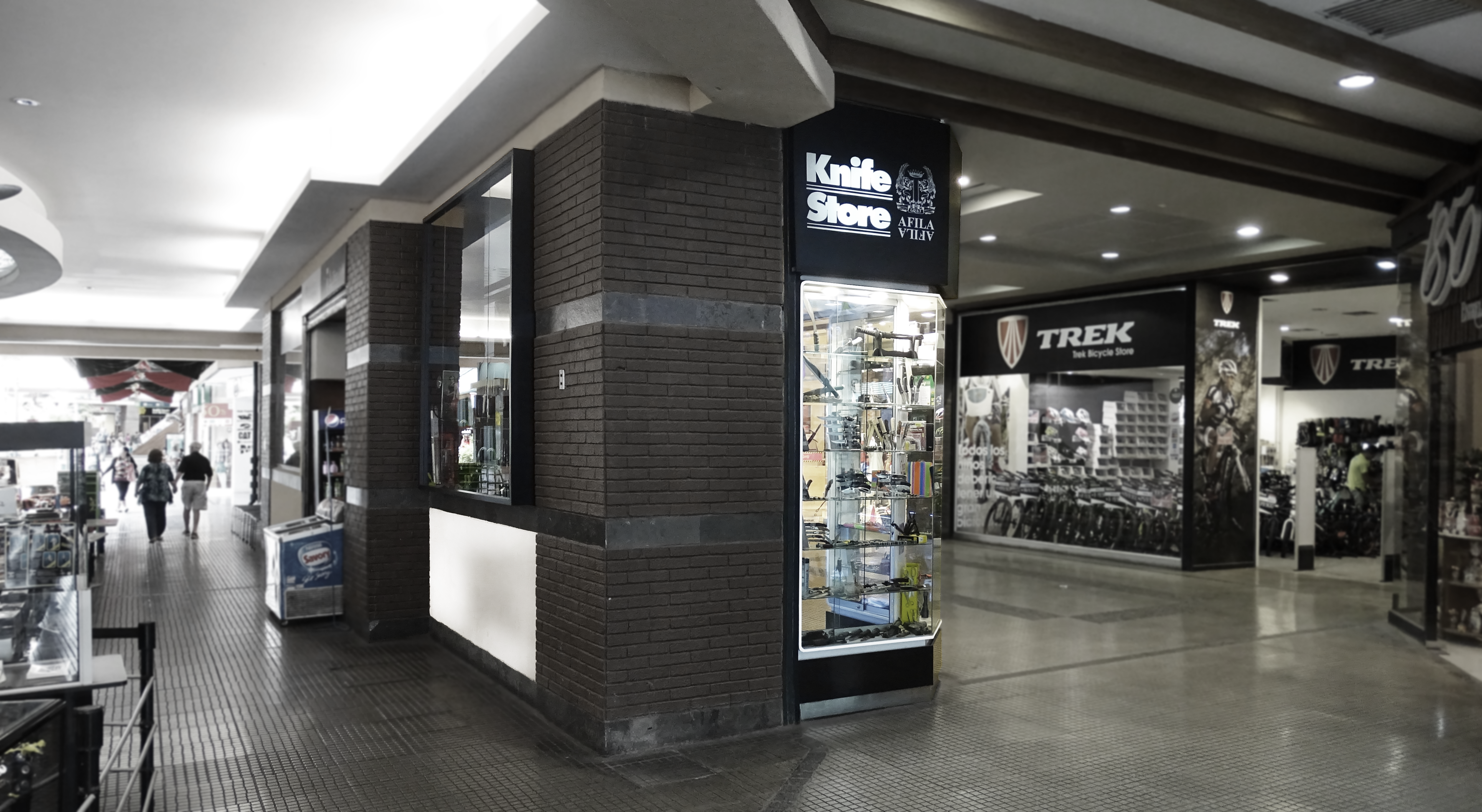 Knife Store Mall Paseo Quilin by SZAA (Sarmiento Zamora Associated