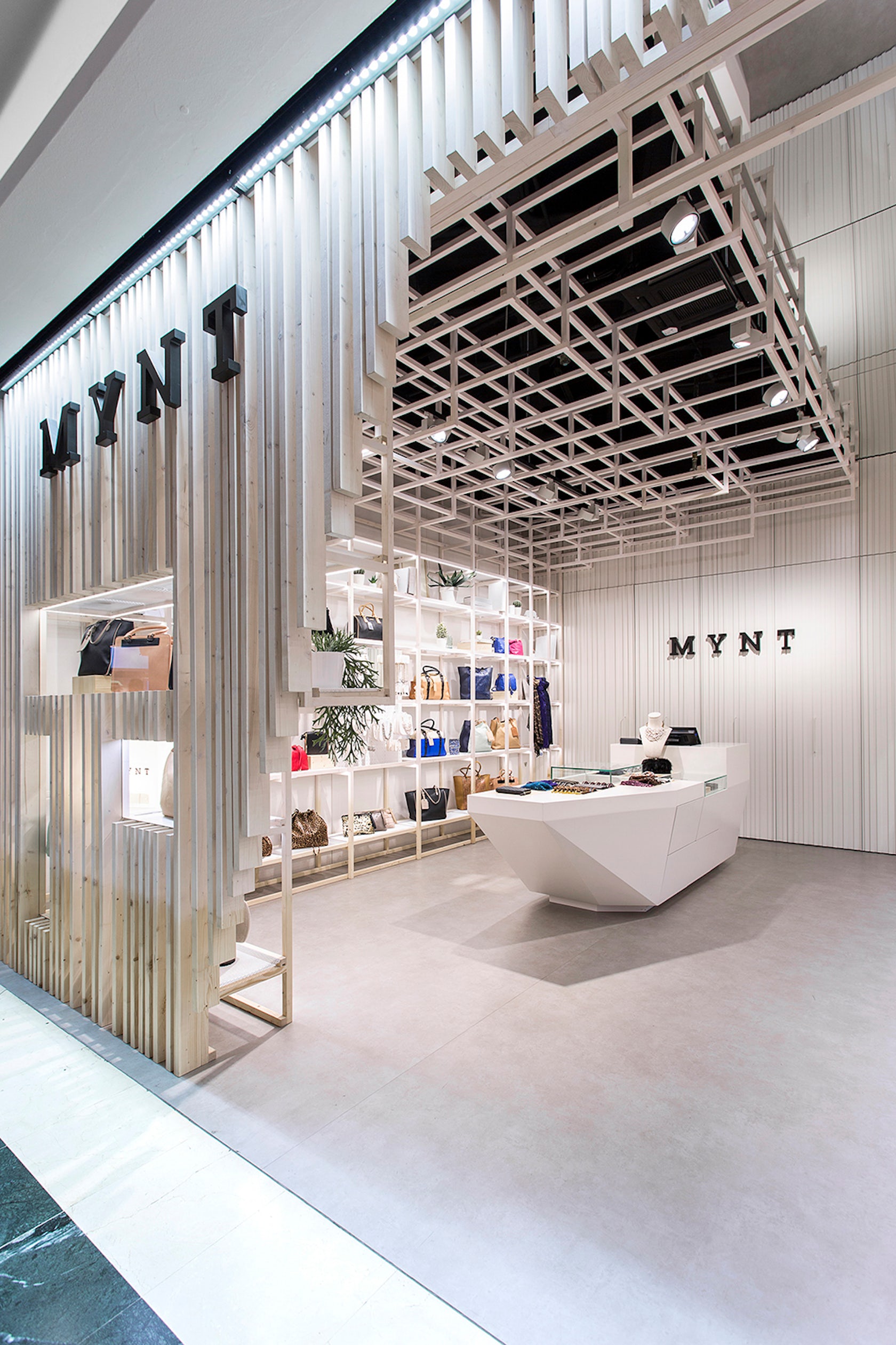 Mynt Flagship Store / Dear Design