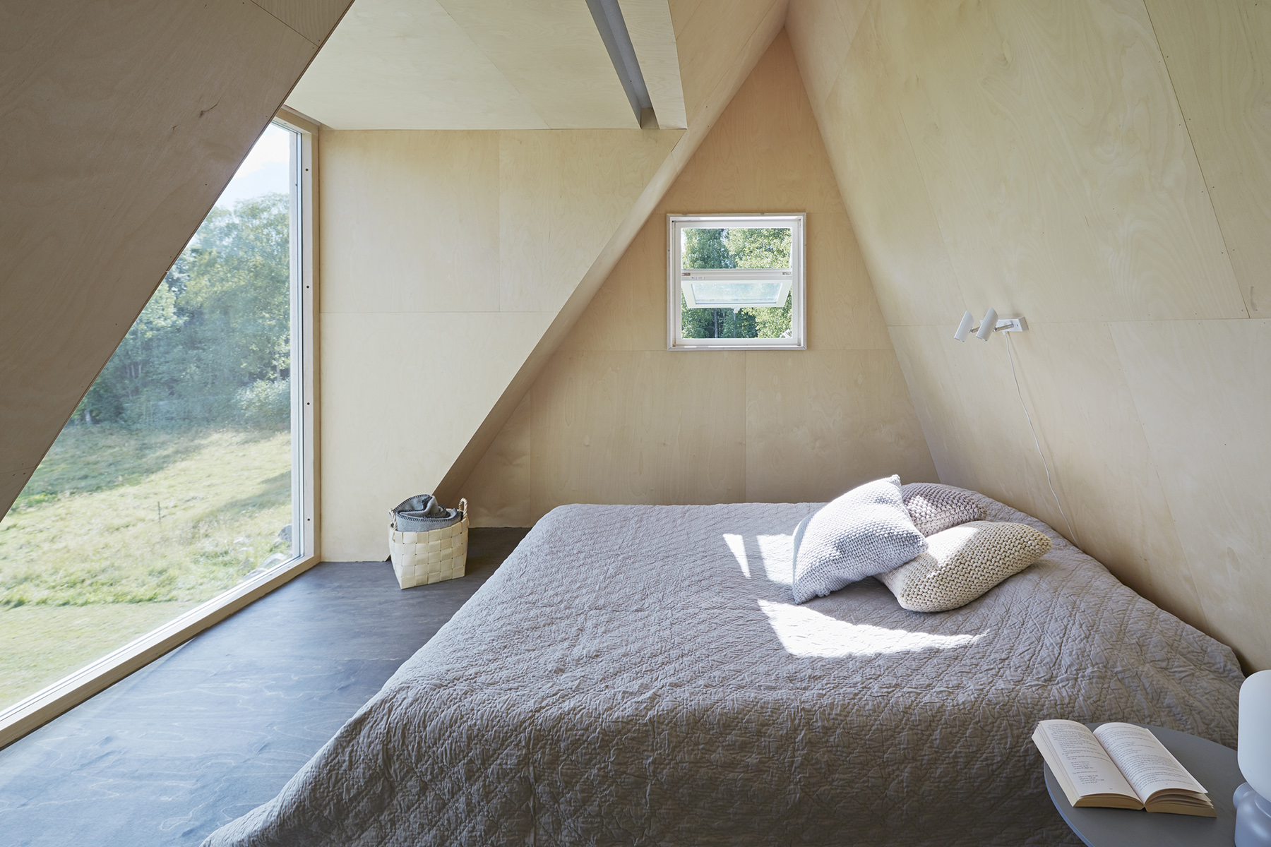 Треугольная Спальня Дизайн