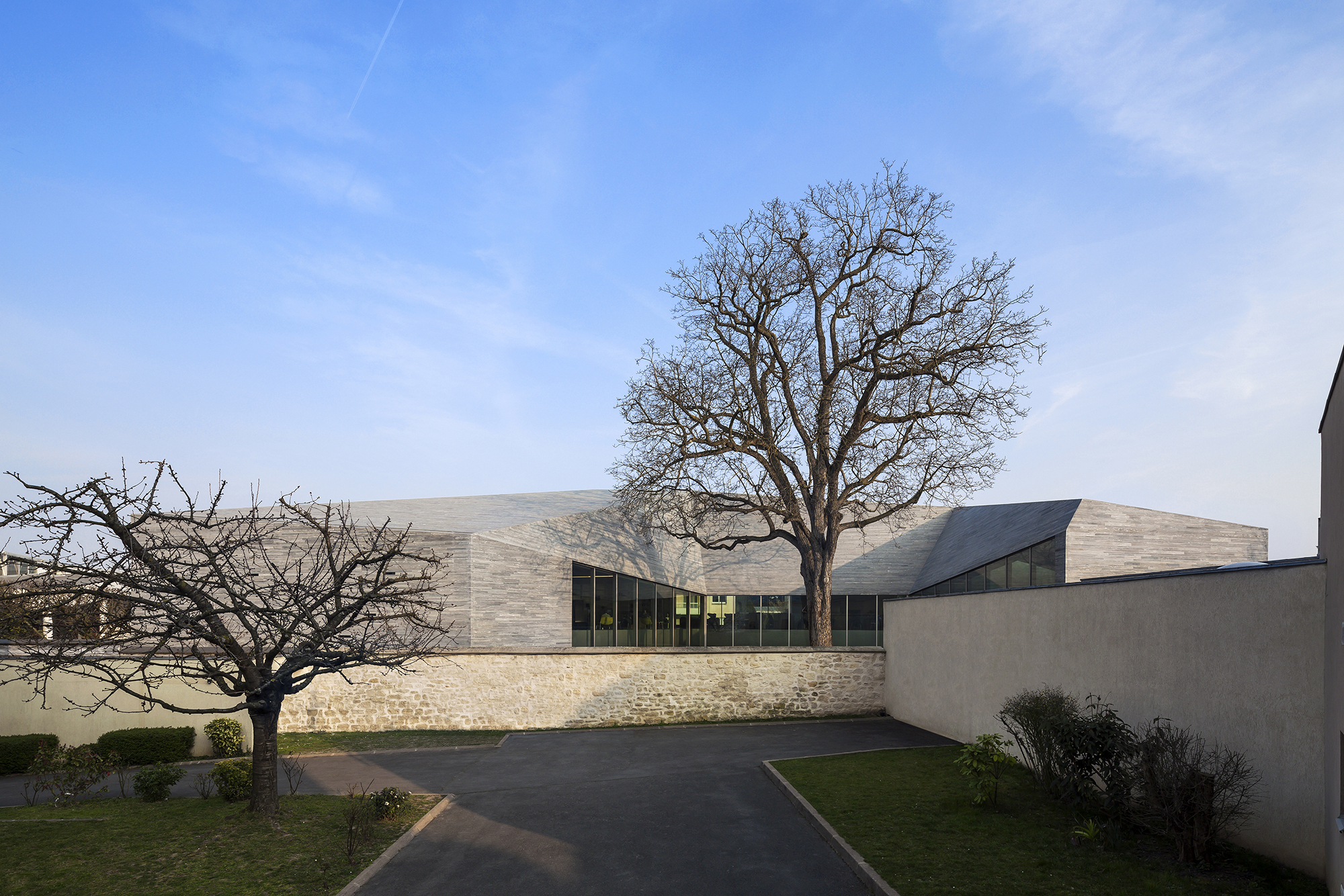 Media library in BourglaReine Architizer