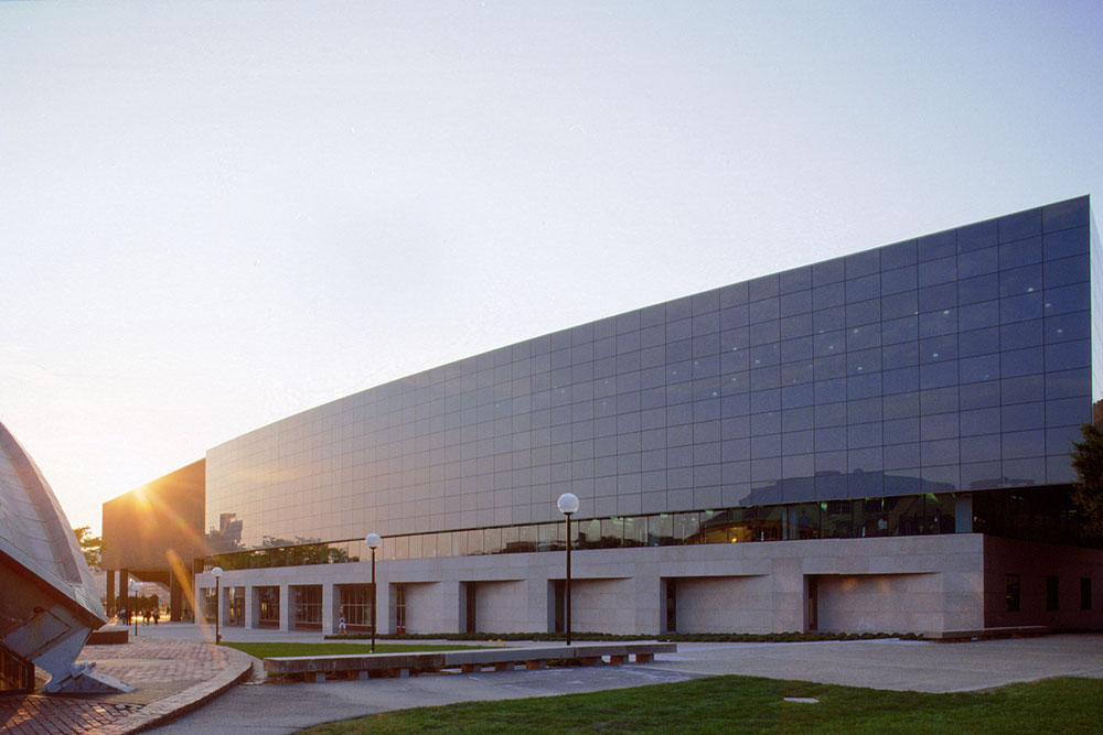 ZESIGER SPORTS AND FITNESS CENTER, MIT by Kevin Roche John Dinkeloo and