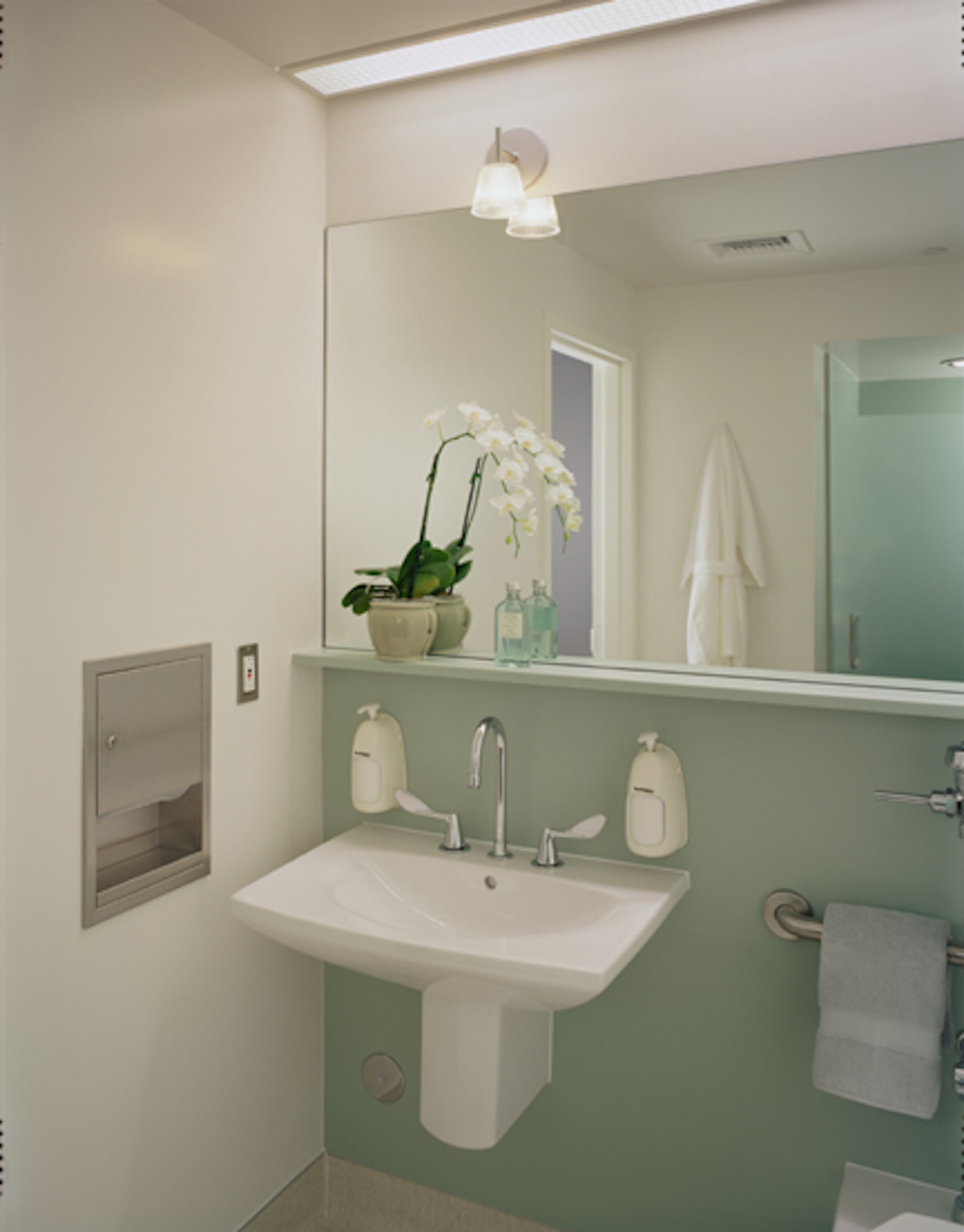 UC Davis Medical Center VIP Patient Floor by Fougeron Architecture