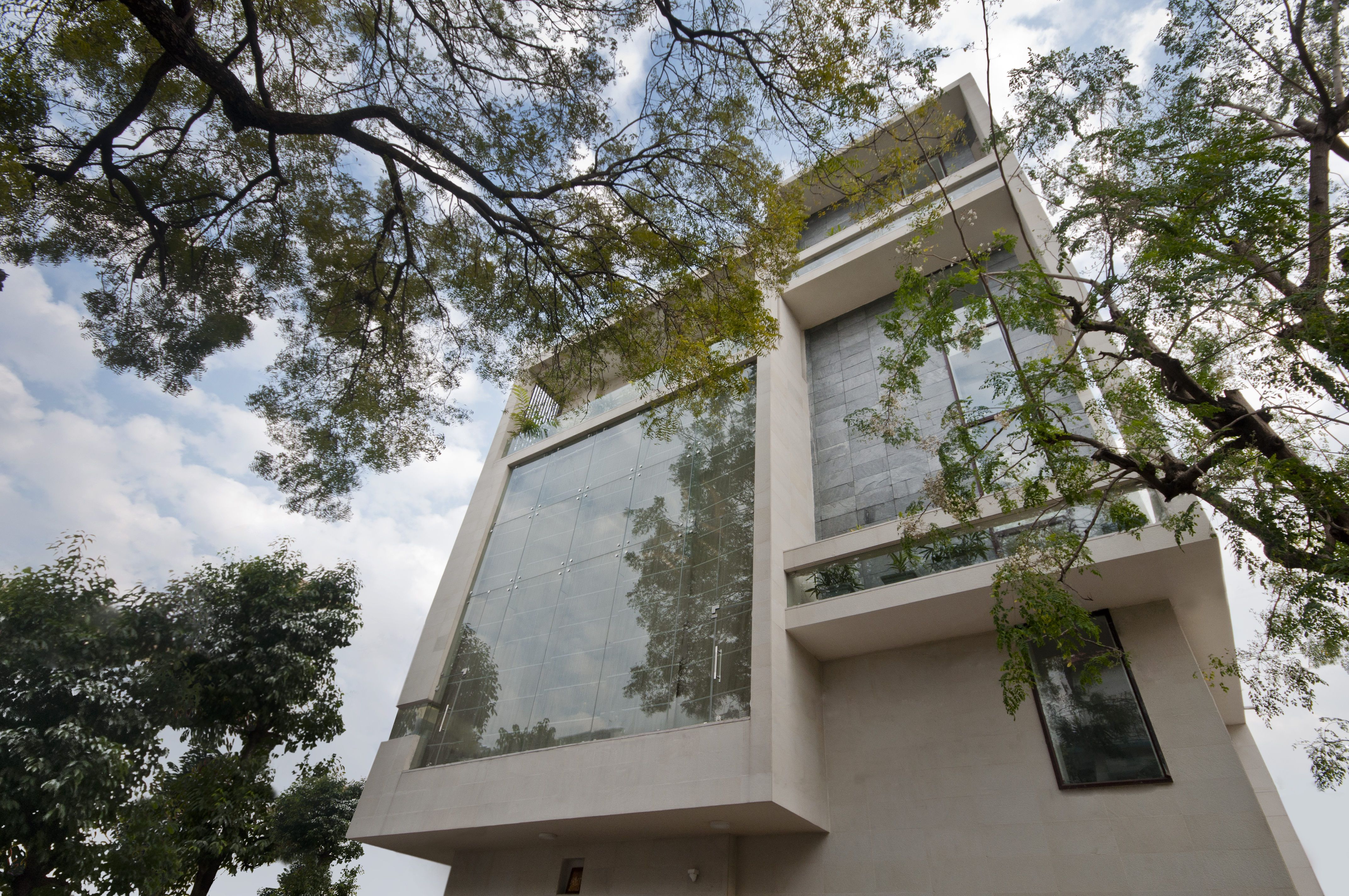 PRIVATE RESIDENCE AT SALT LAKE, KOLKATA by epsilon Architizer