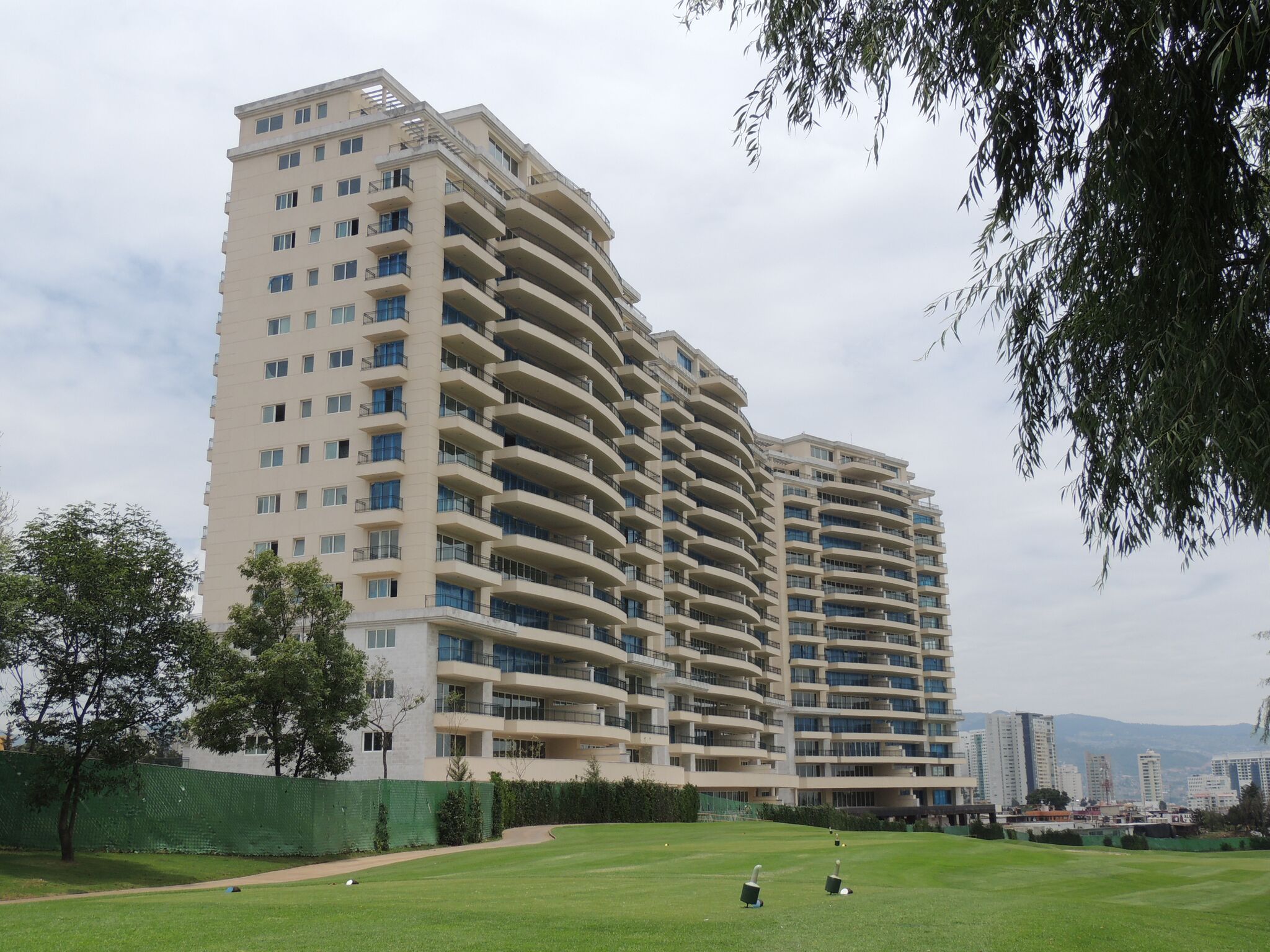 Cost Manager Club de Golf Bosques; Torres F by Oscar Esquinca Ozorno