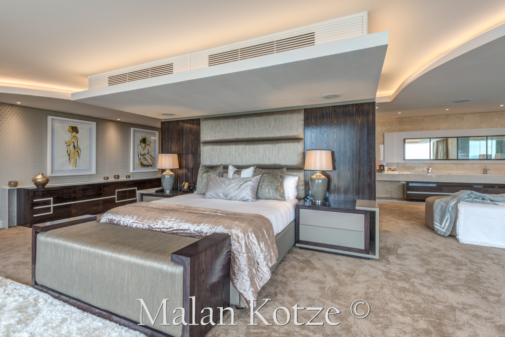 House by SAOTA & WMI Interior and Decor by Malan Kotze Photography