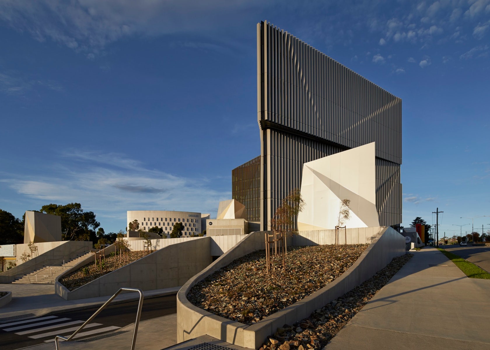 Burwood Highway Frontage Building, Deakin University Architizer