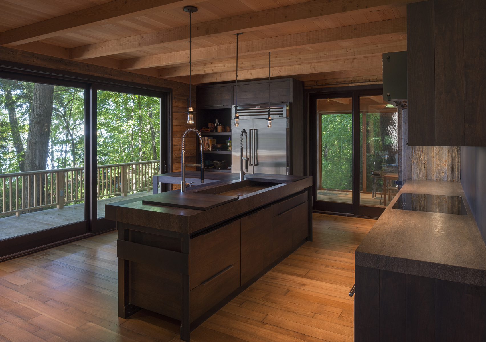 Tree House in Ile Cadieux by ARCHITEM Wolff Shapiro Kuskowski