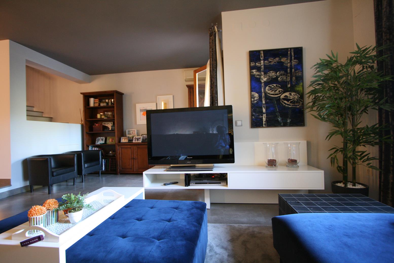 Idea 1405347: Design of an elegant living room by Diaz Cano Interior ...