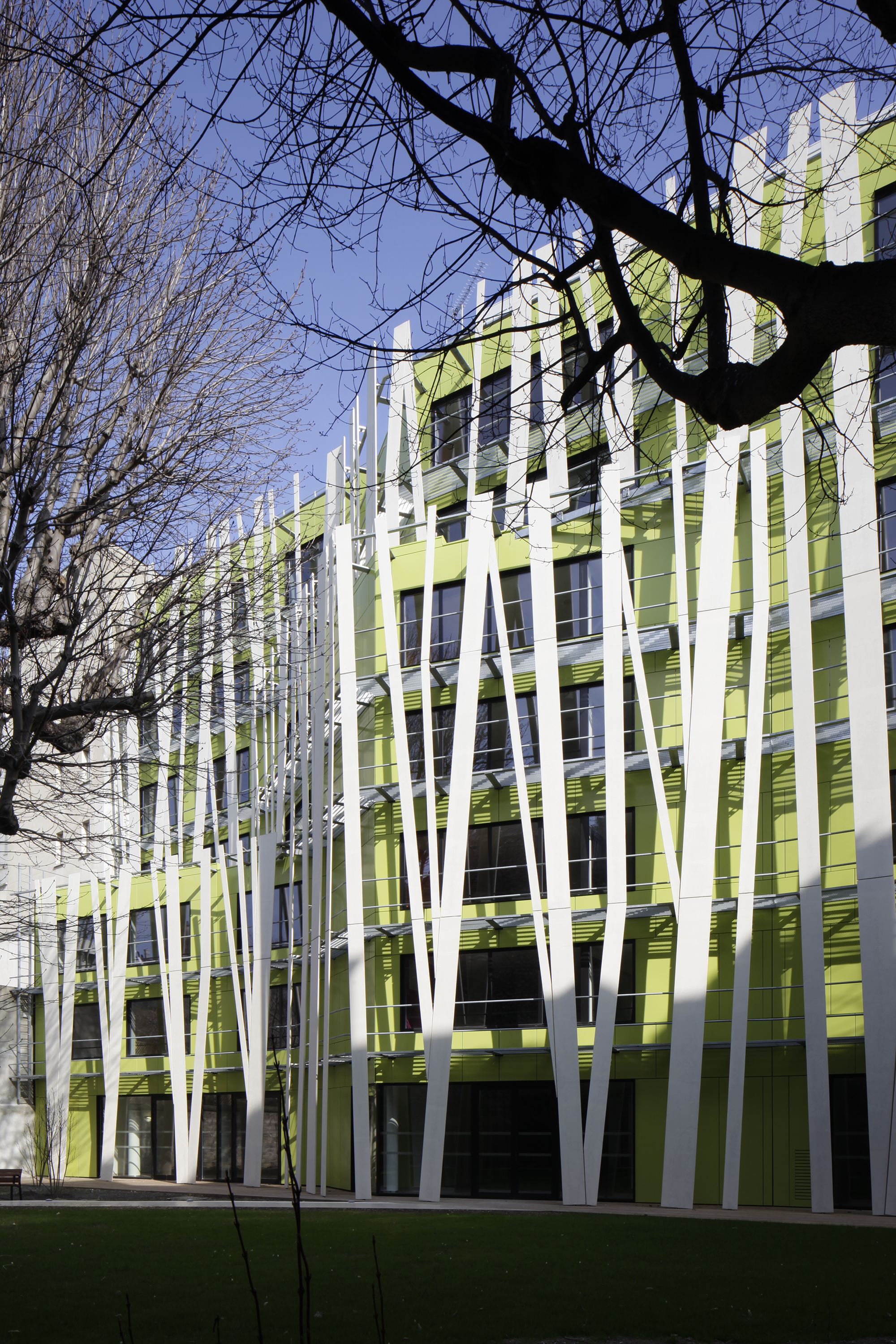 EXPERIMENTAL ALZHEIMER NURSING HOME IN PARIS by PhilipponKalt