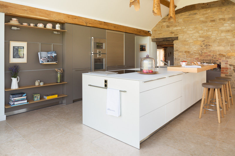 Thatched cottage: Kitchen Architecture's bulthaup b3 by Kitchen ...