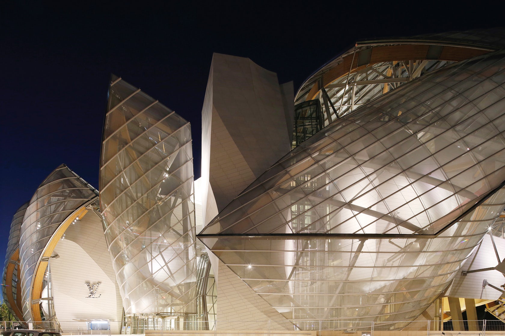 Exploring the Fondation Louis Vuitton Museum in Paris, Inside & Out - Paris  Unlocked