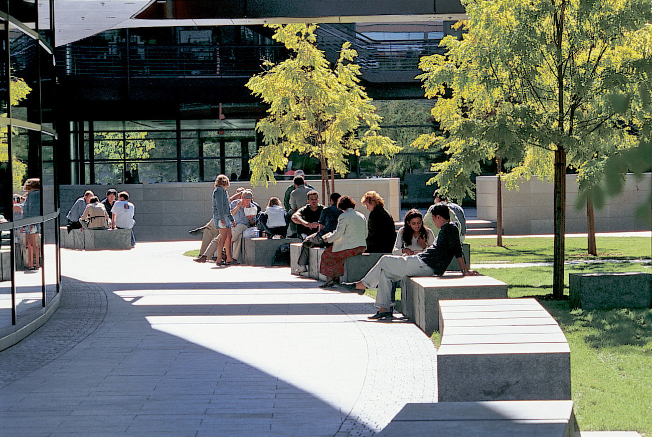 Stanford University James H. Clark Center by PWP Landscape Architecture