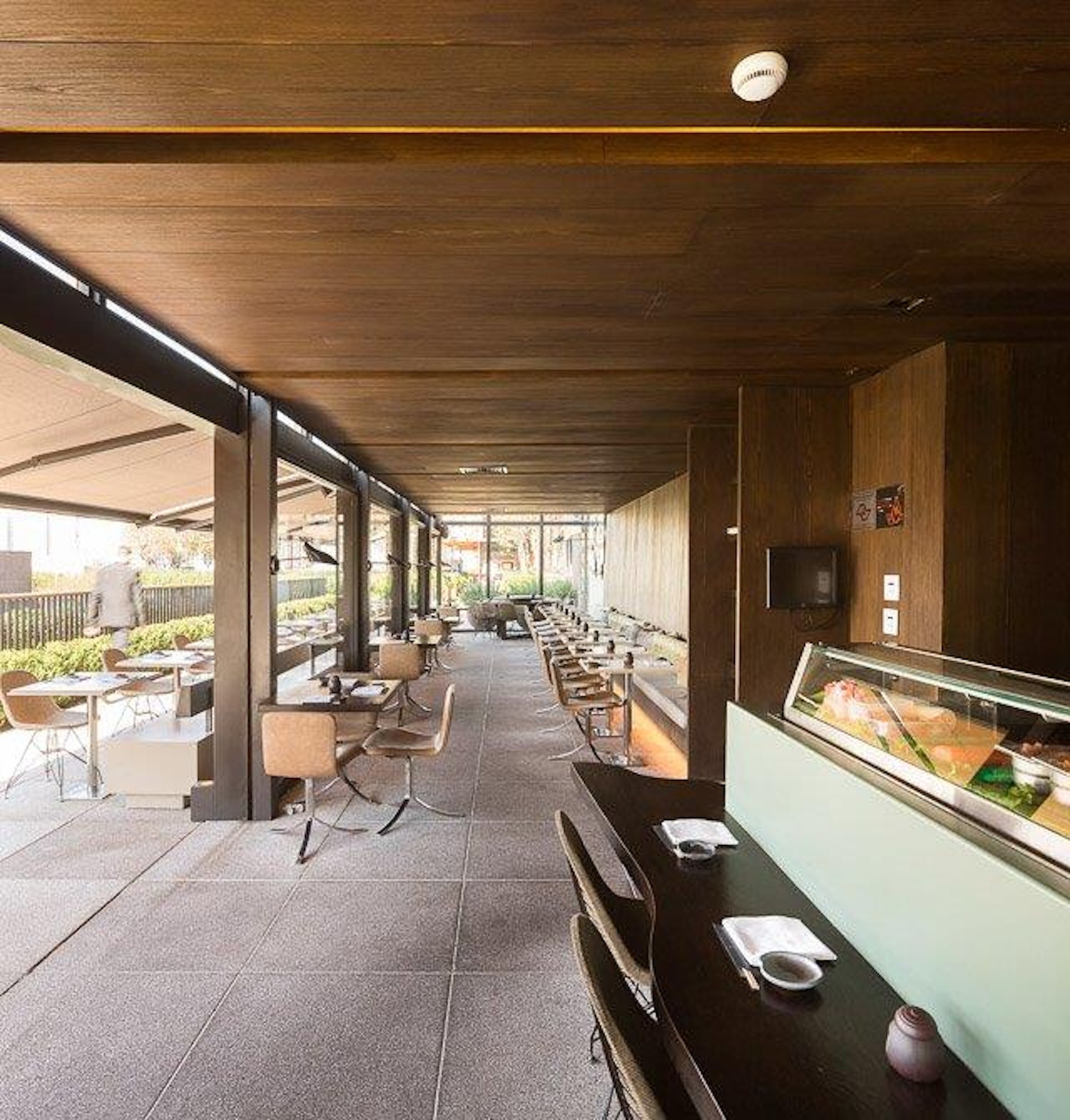 Kosushi Cidade Jardim inaugura lounge e rooftop bar