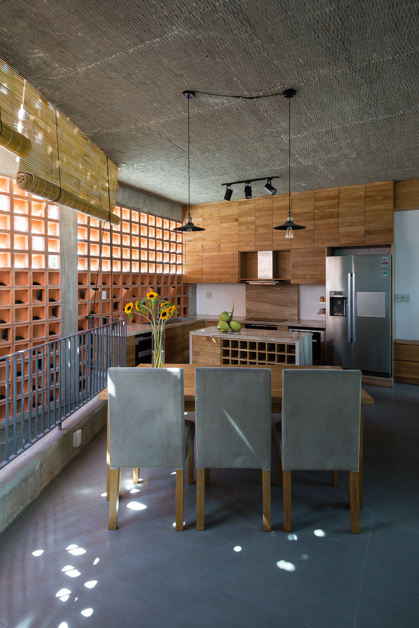 Chi house by G+ - Architizer