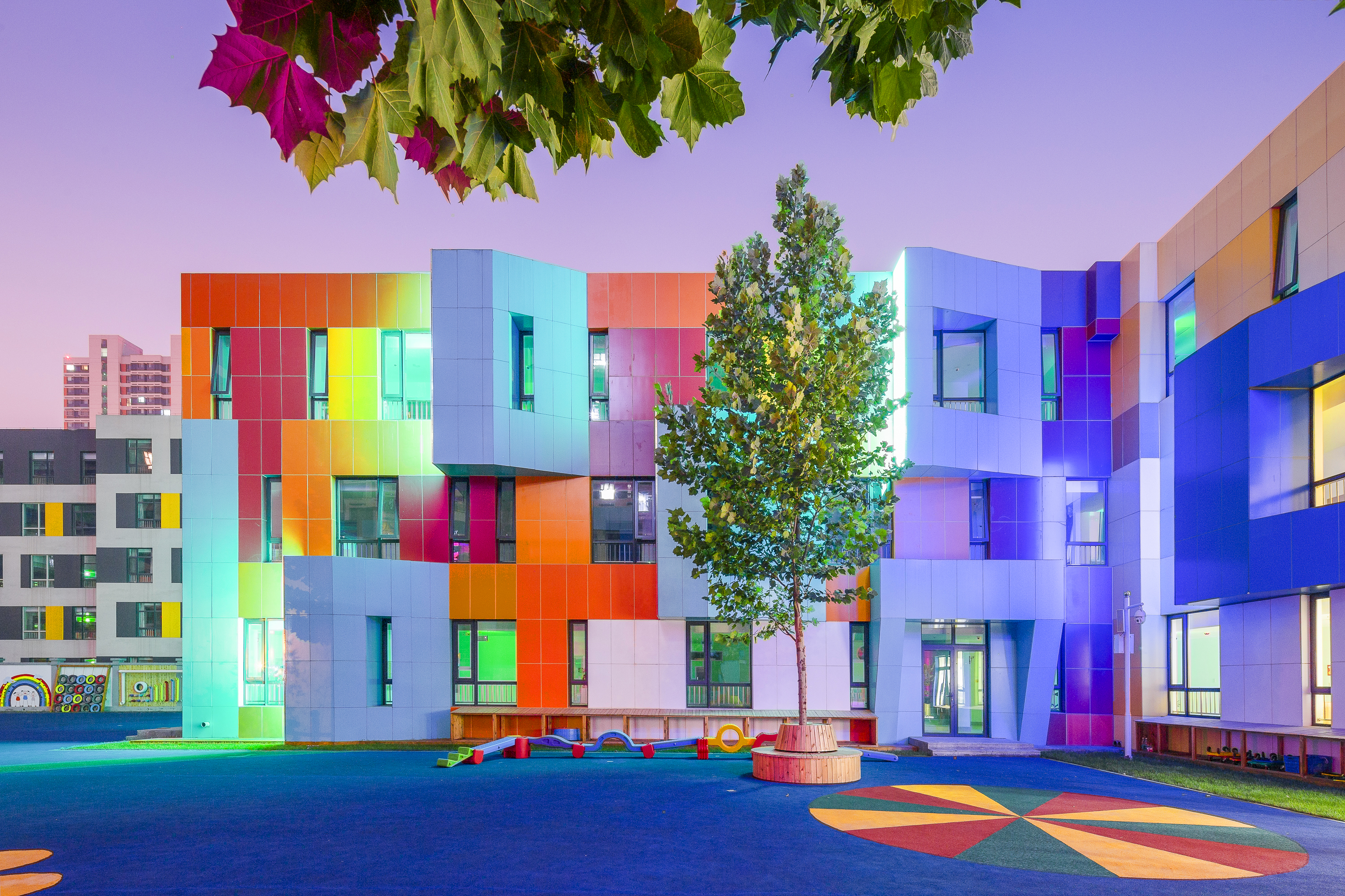 Разноцветные фасады детских садов
