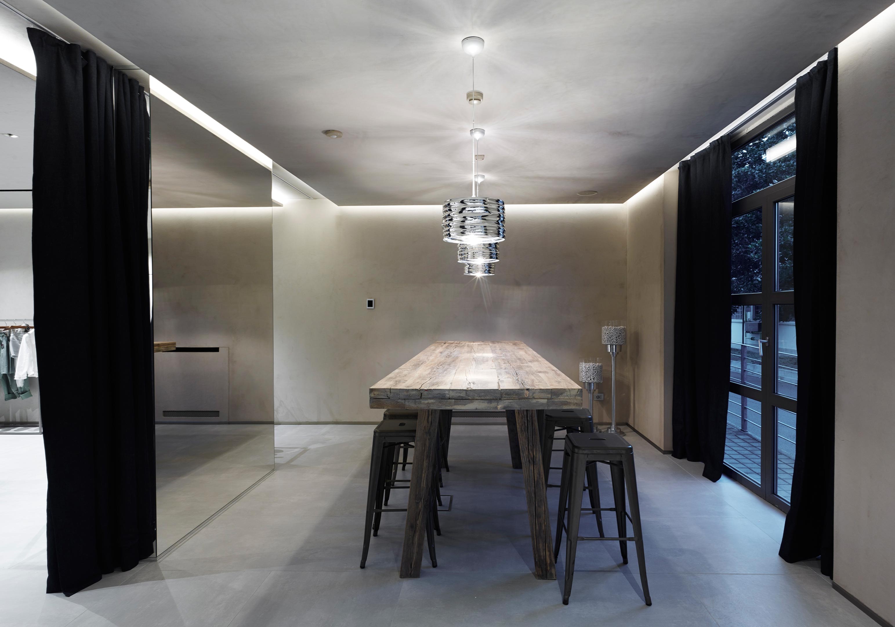 Jacob Cohen Showroom by Area-17 