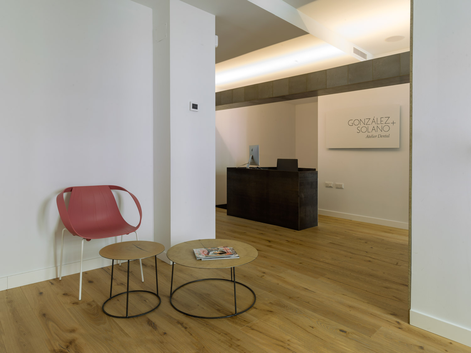 GONZALEZ-SOLANO ATELIER DENTAL by ÁBATON - Architizer