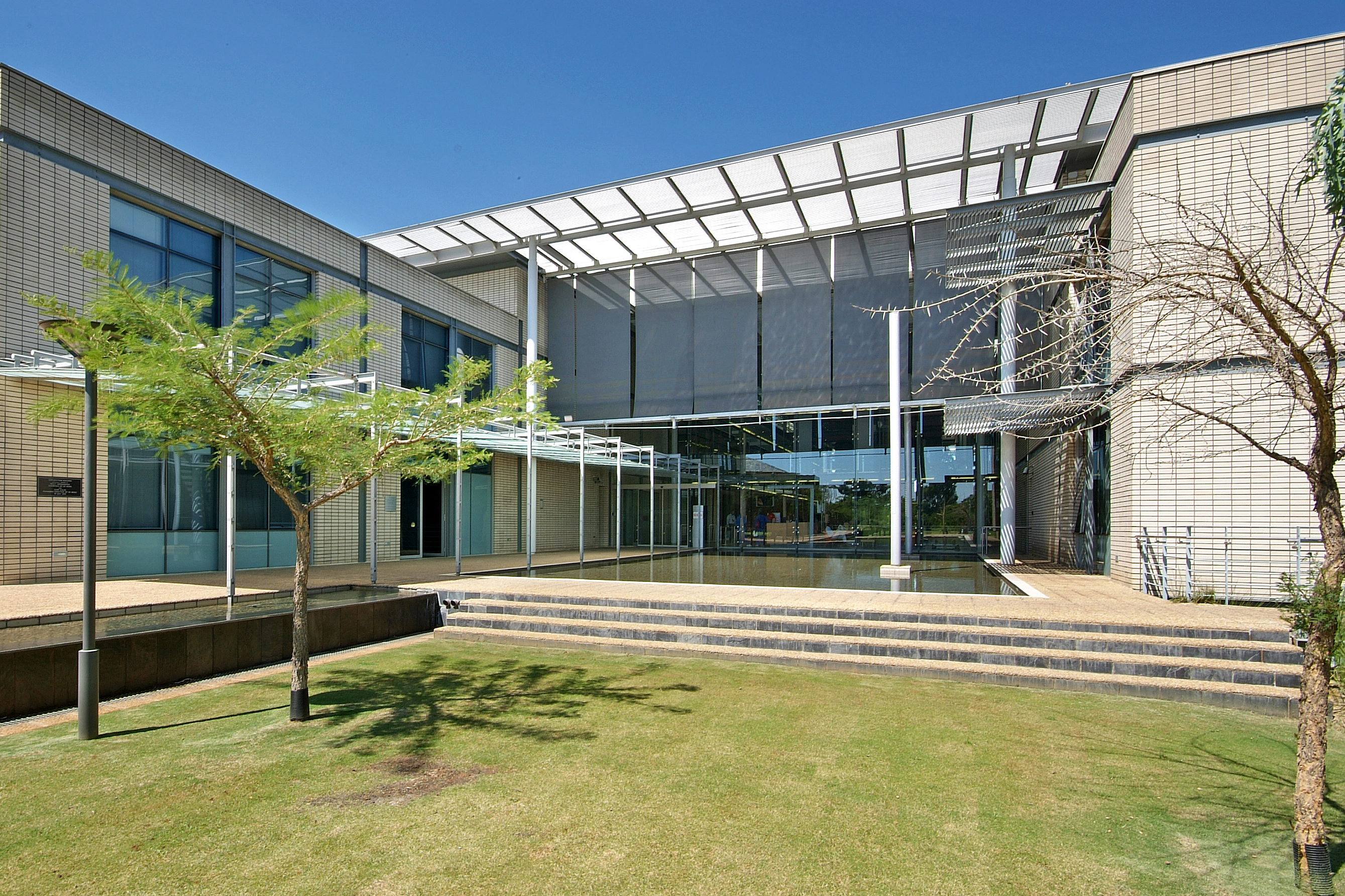 De Beers Headquarters by Van der Merwe Miszewski Architects (VDMMA