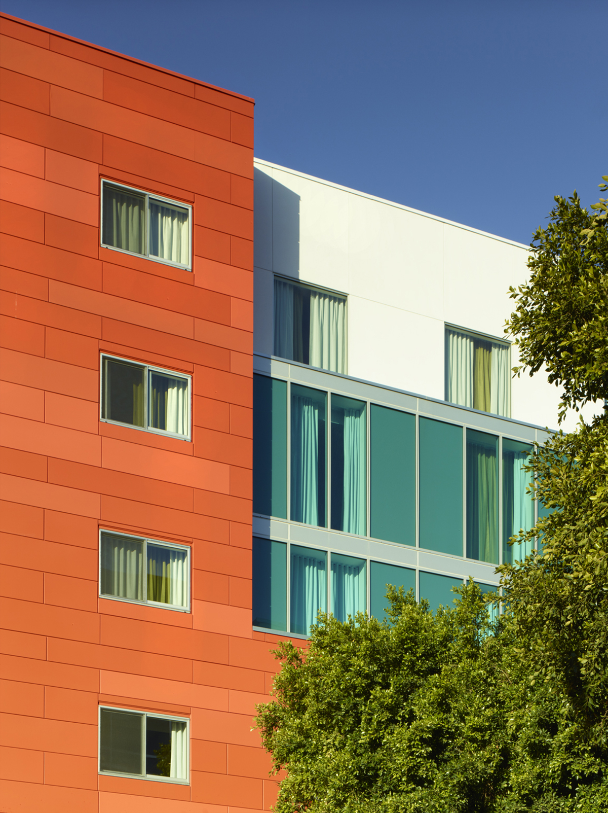 downtown-santa-monica-hotels-by-gwynne-pugh-urban-studio-architizer