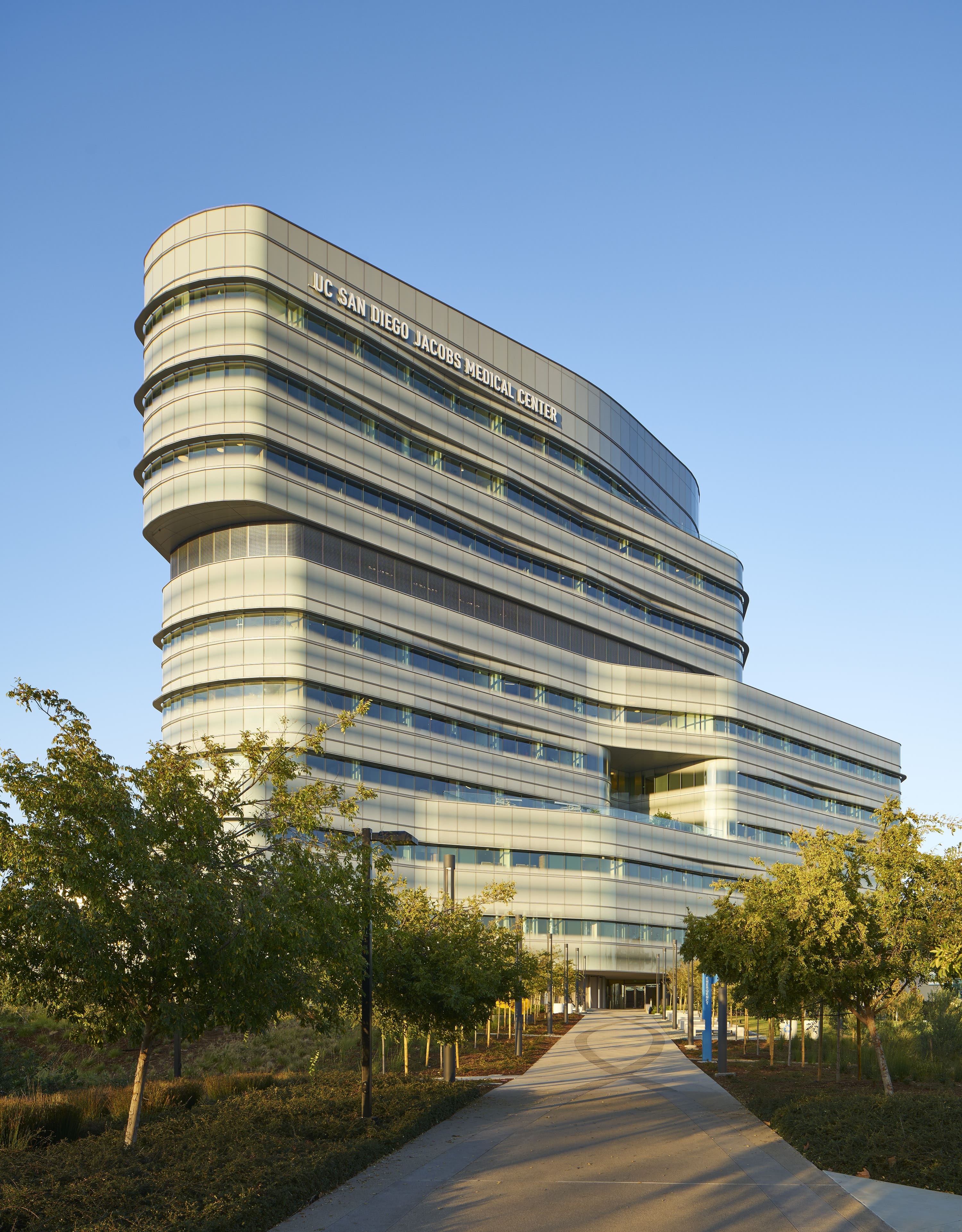 UC San Diego Jacobs Medical Center By Yazdani Studio Of Cannon Design ...