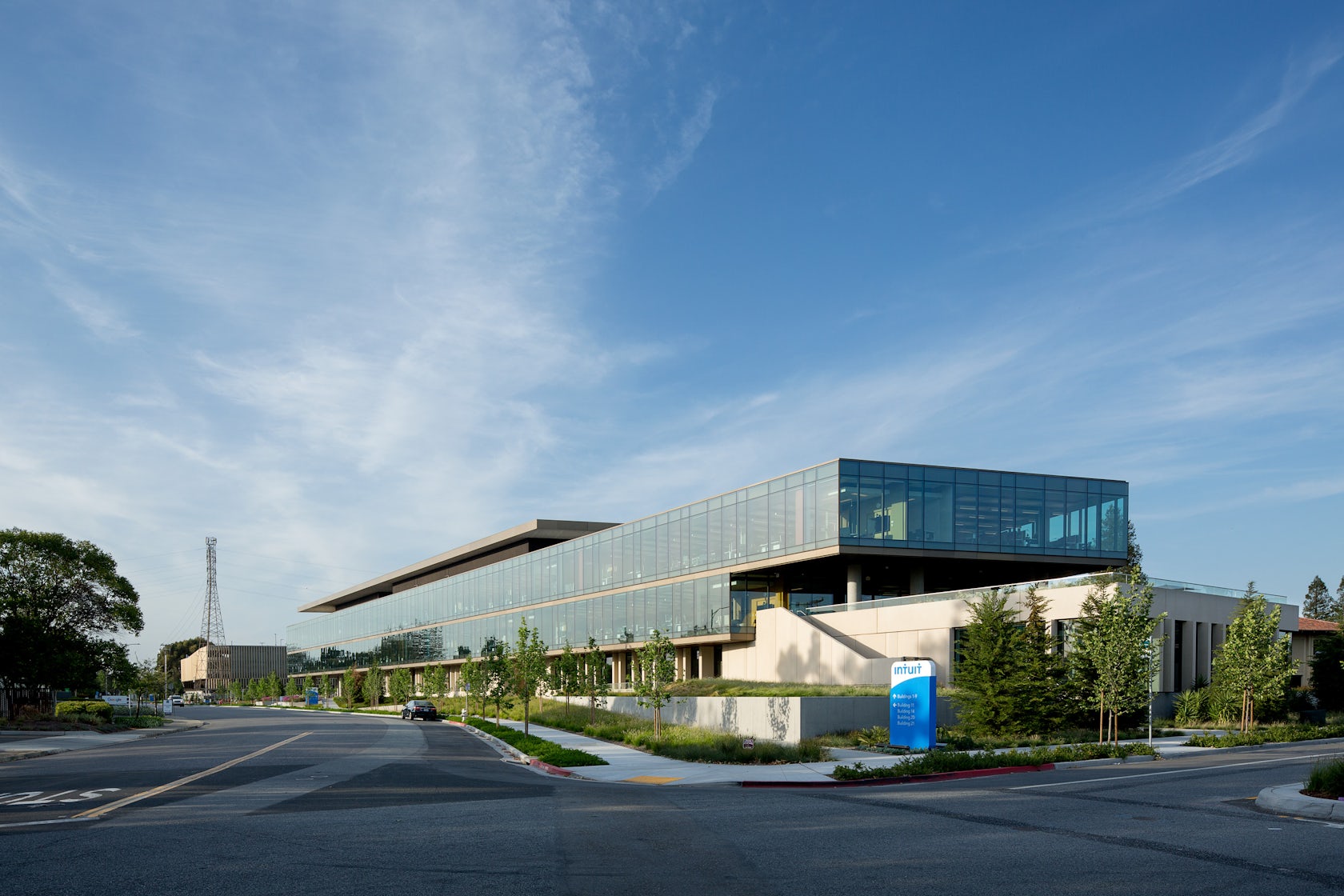 Intuit Marine Way Building by WRNS Studio, Clive Wilkinson Architects