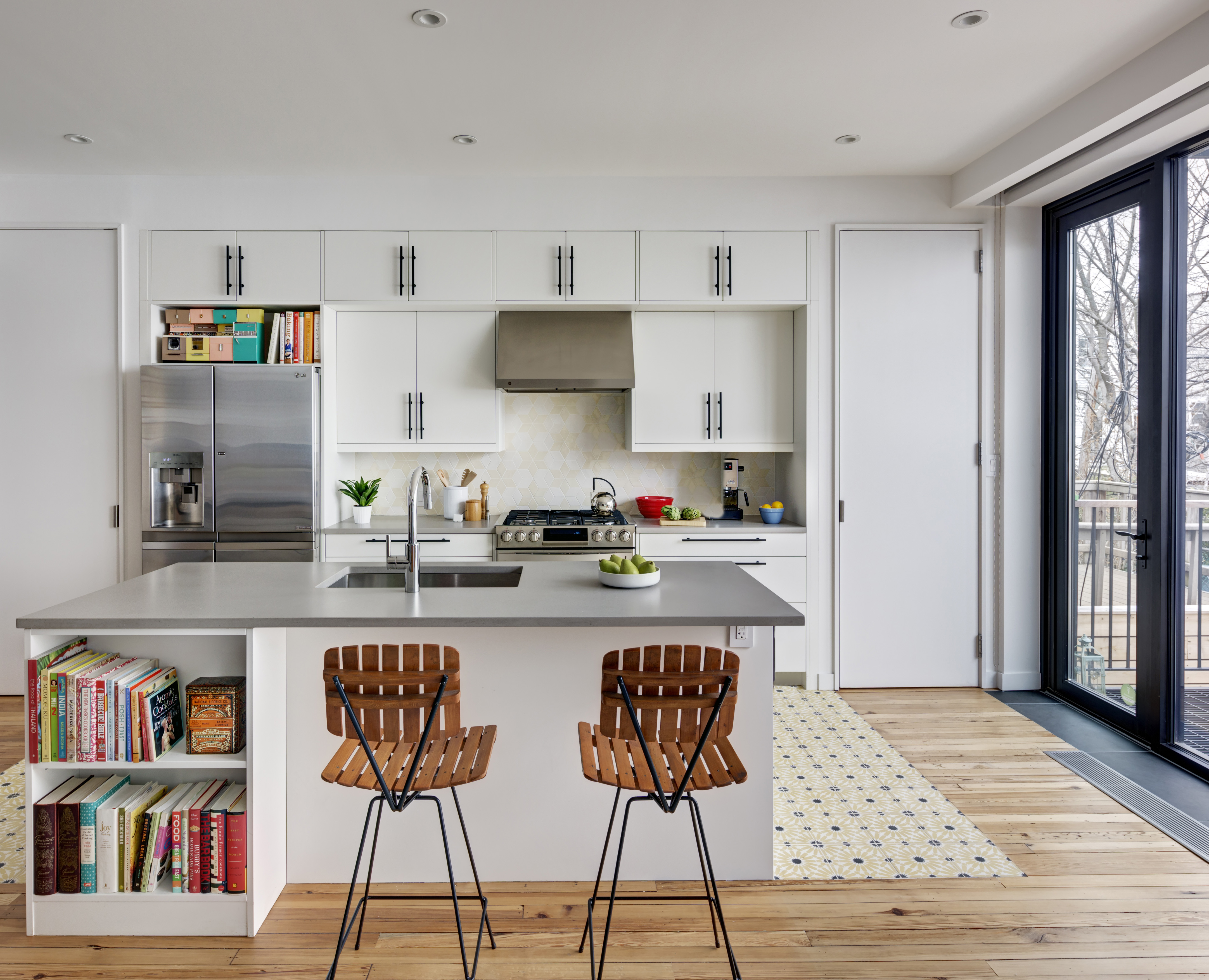 House for Booklovers and Cats by Barker Associates Architecture Office