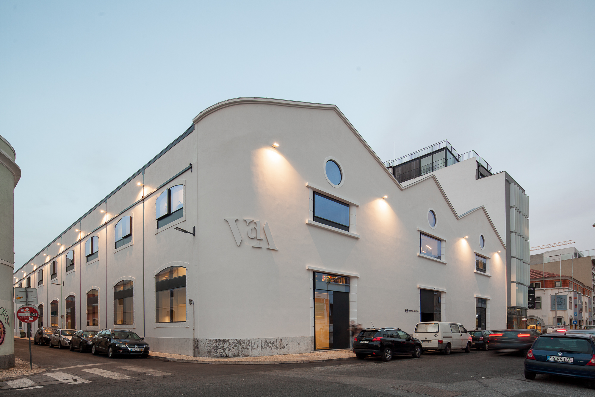 VdA - Vieira de Almeida Building and Interiors by PMC Arquitectos ...