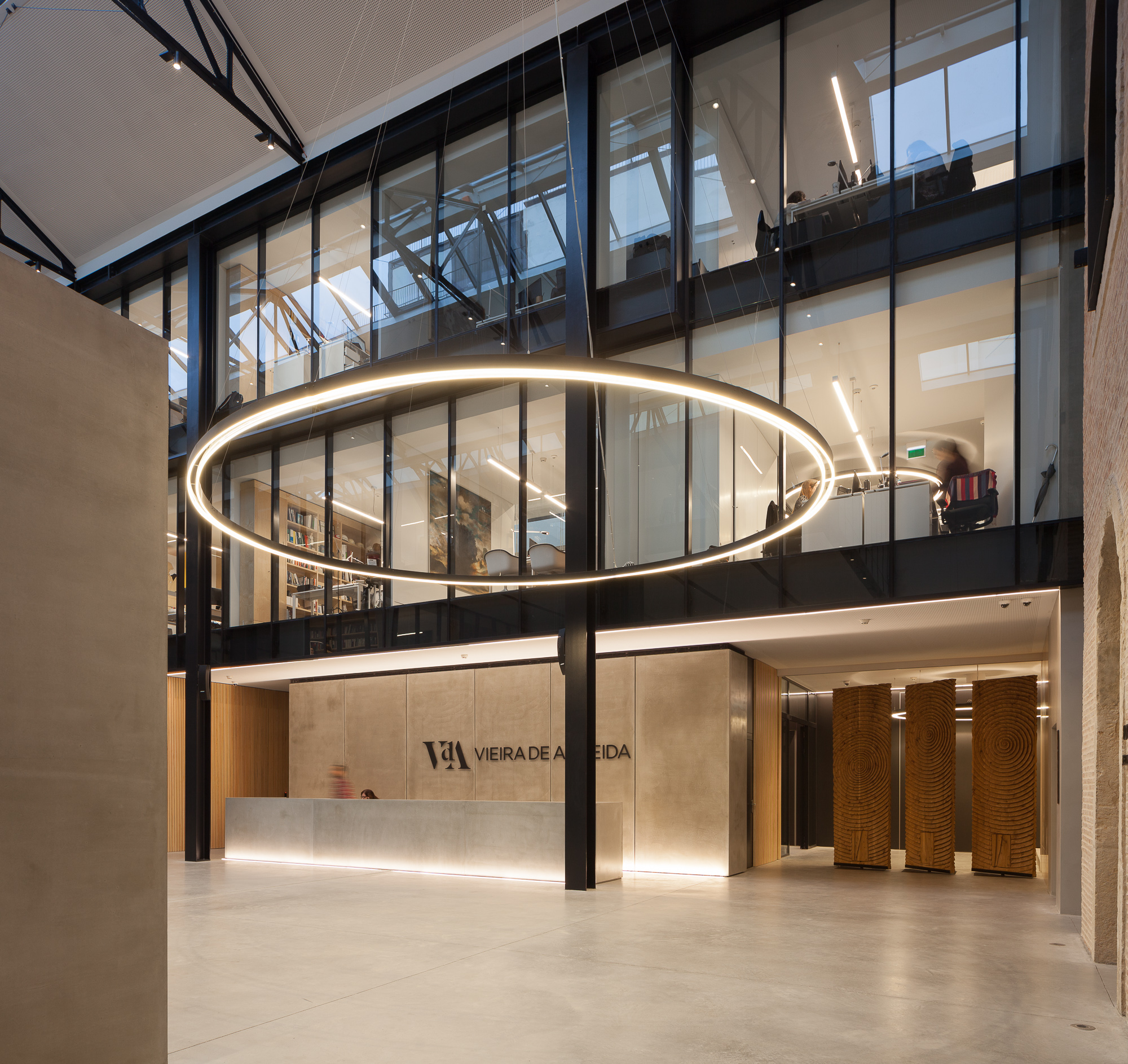 VdA - Vieira de Almeida Building and Interiors by PMC Arquitectos ...