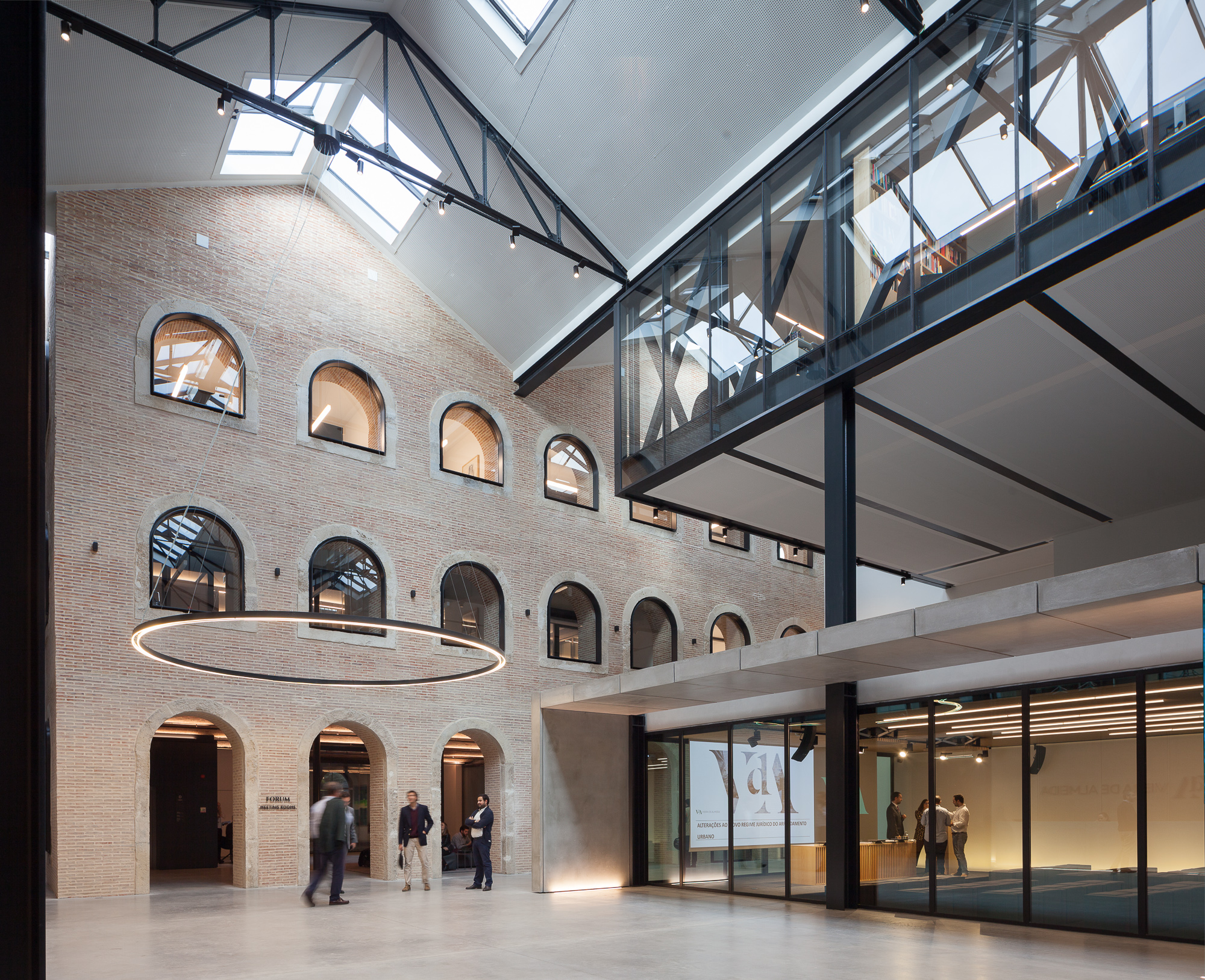 VdA - Vieira de Almeida Building and Interiors by PMC Arquitectos ...