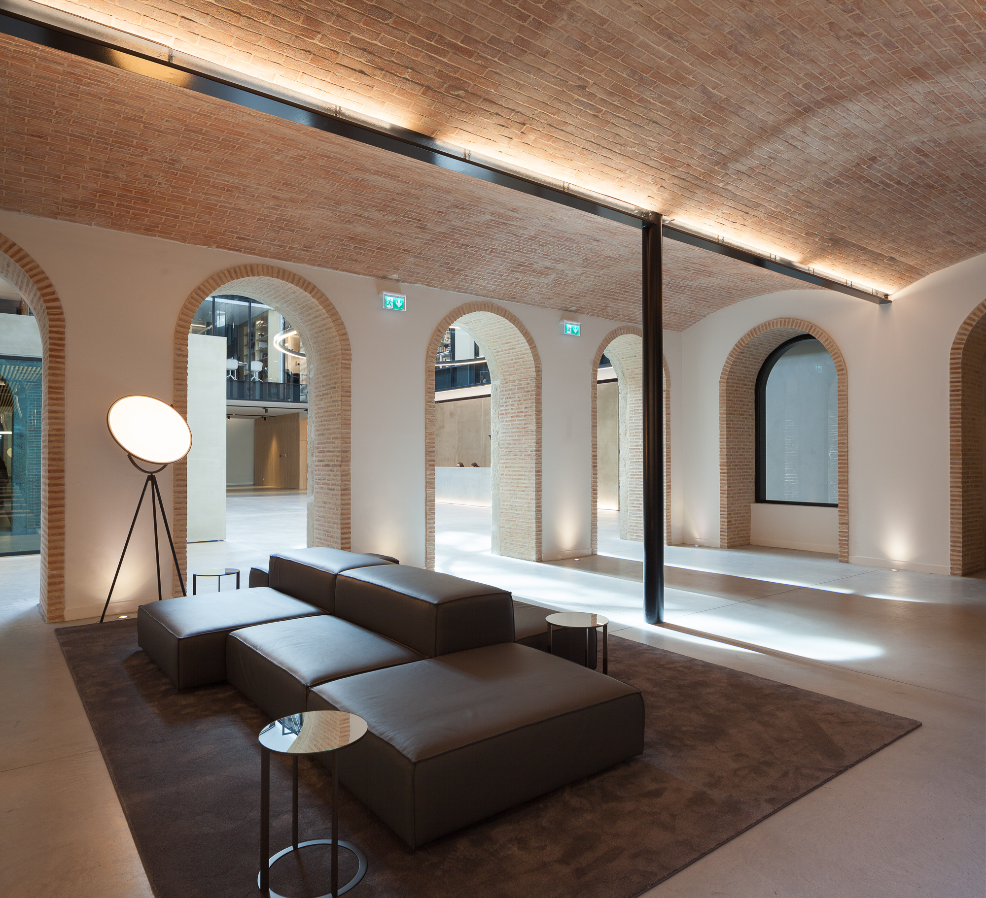 VdA - Vieira de Almeida Building and Interiors by PMC Arquitectos ...