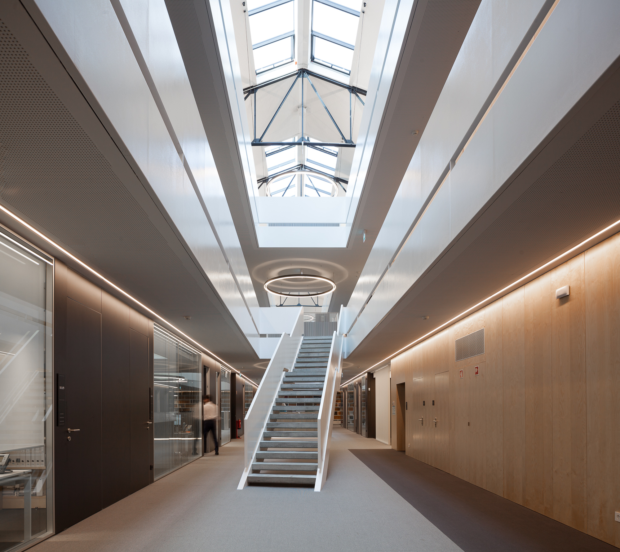 VdA - Vieira de Almeida Building and Interiors by PMC Arquitectos ...