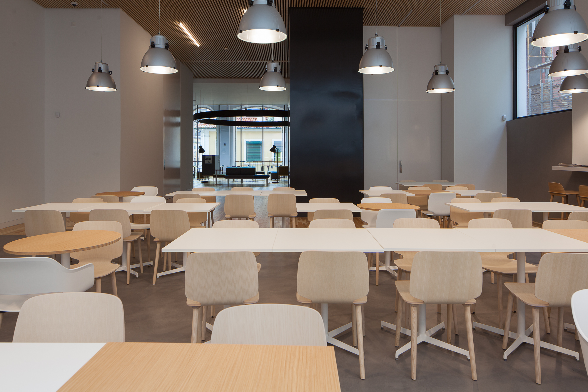 VdA - Vieira de Almeida Building and Interiors by PMC Arquitectos ...