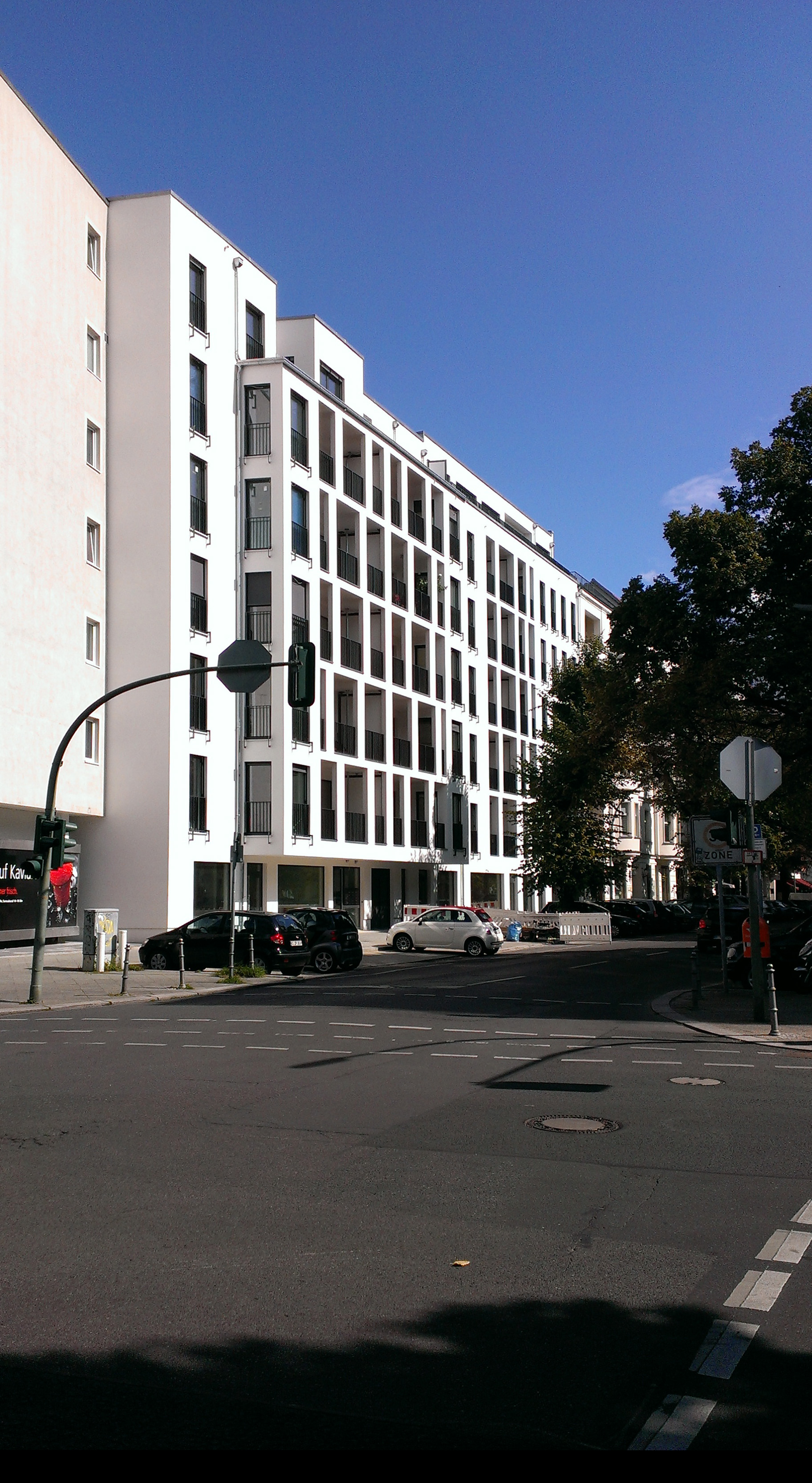 P23 Wohn und Geschäftshaus Pariser Straße 23/24 by Ascan Tesdorpf