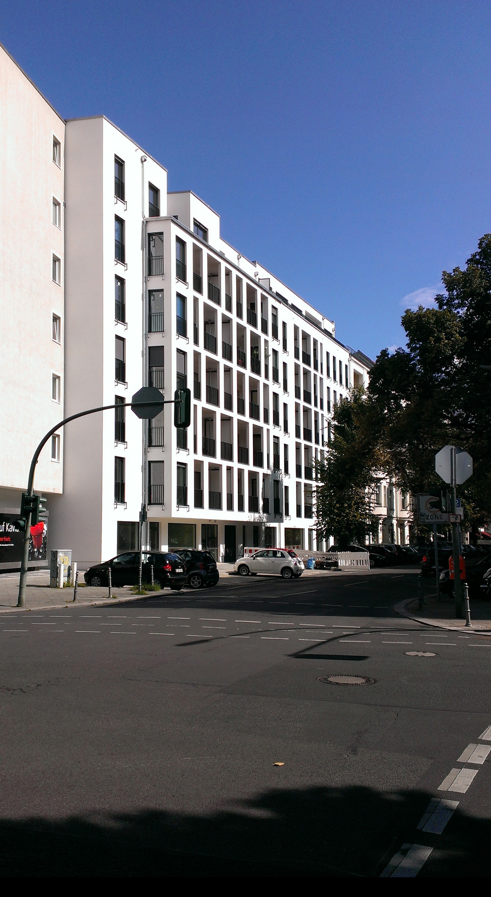 P23 Wohn und Geschäftshaus Pariser Straße 23/24 by Ascan Tesdorpf