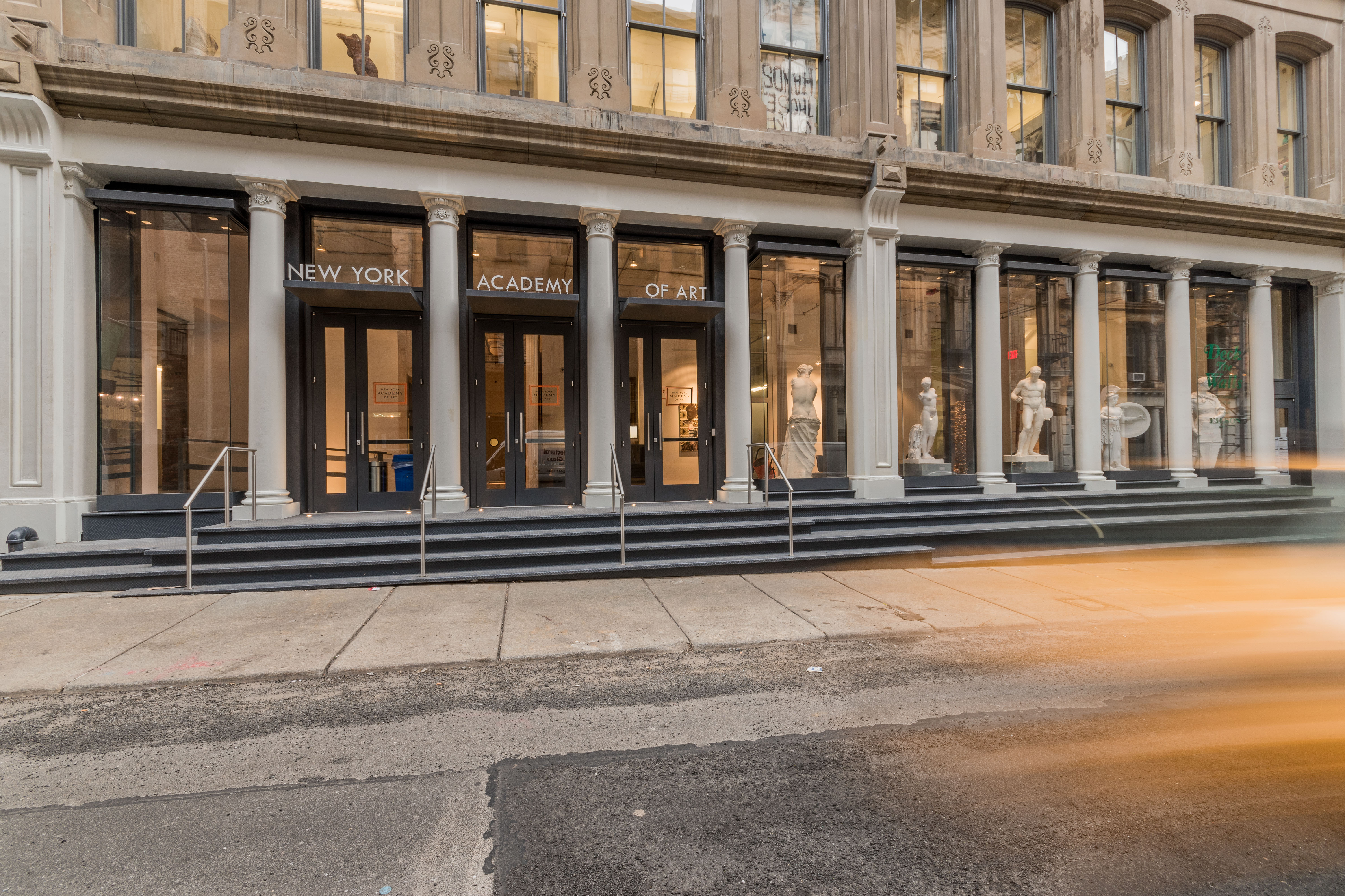 New York Academy of Art New Storefront and Gallery by TRA studio